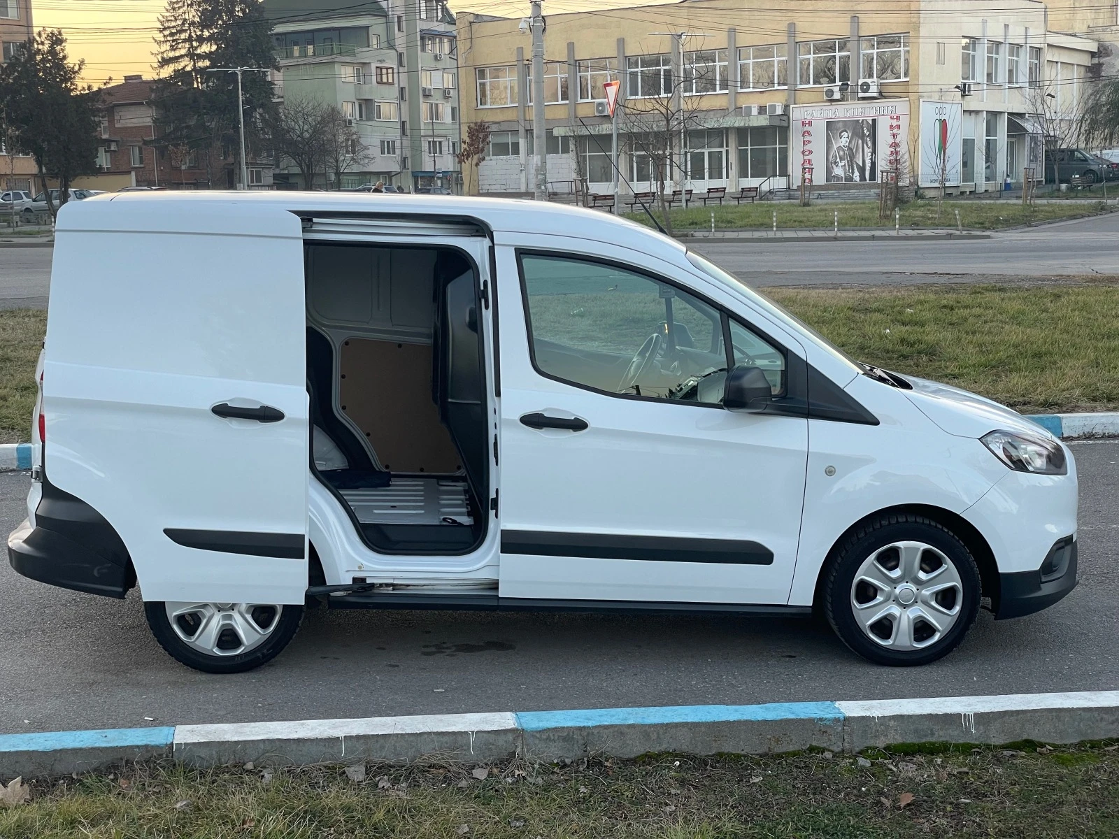 Ford Courier  - изображение 5