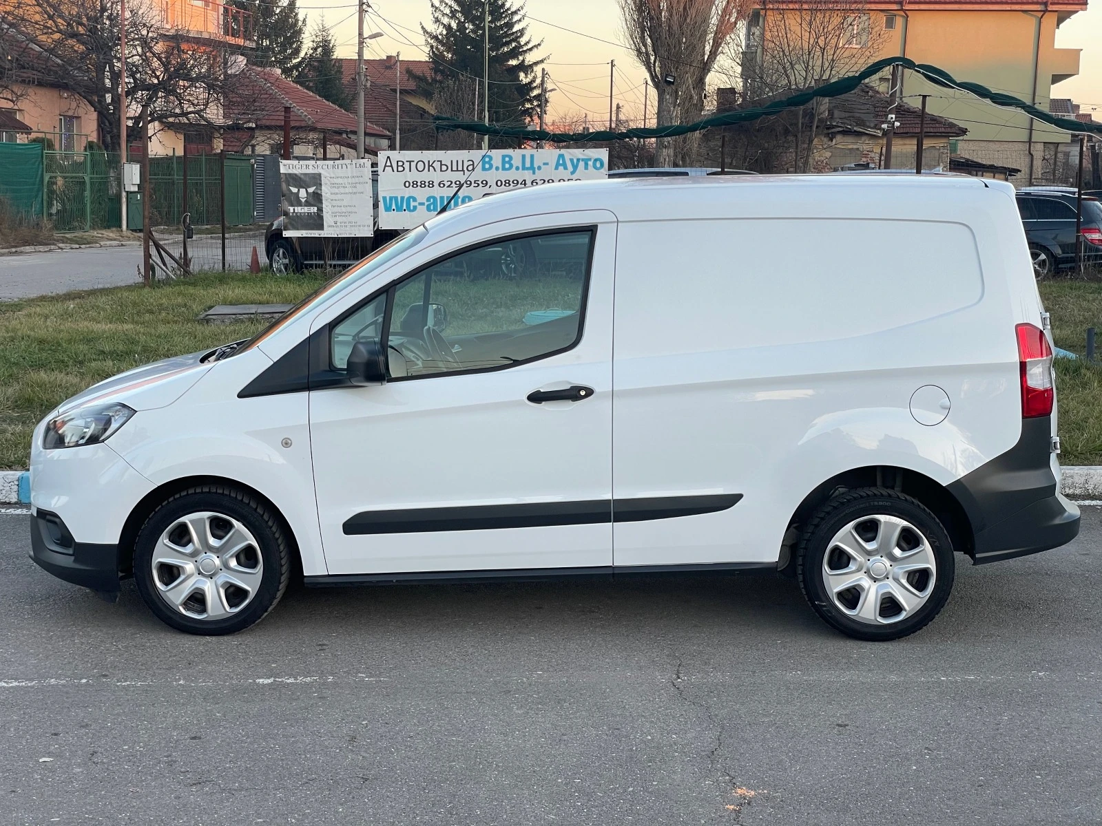 Ford Courier  - изображение 9