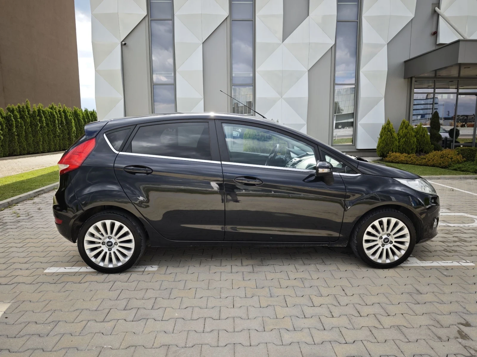 Ford Fiesta 1.4i GAZ TITANIUM  - изображение 7