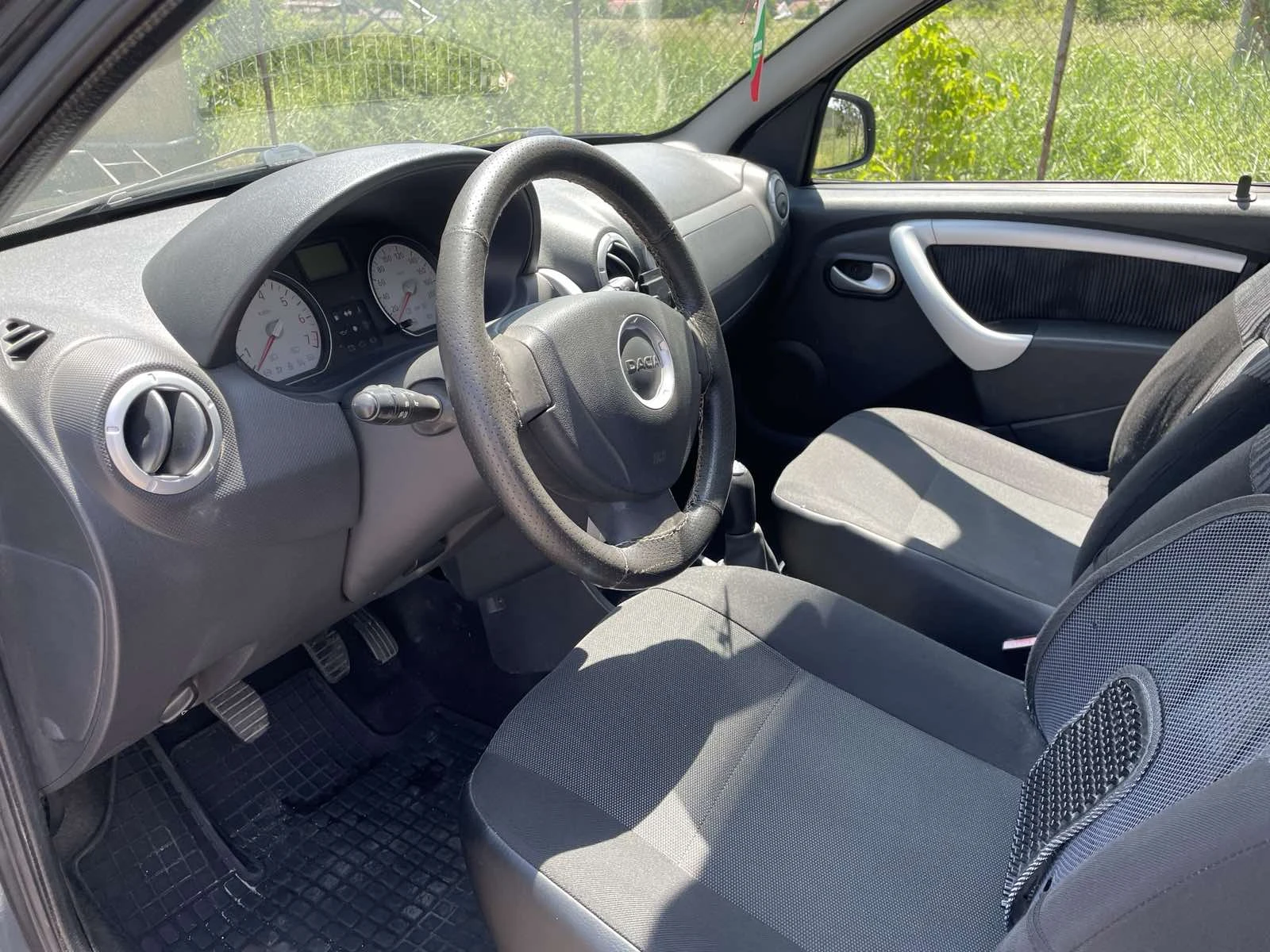 Dacia Sandero  - изображение 10