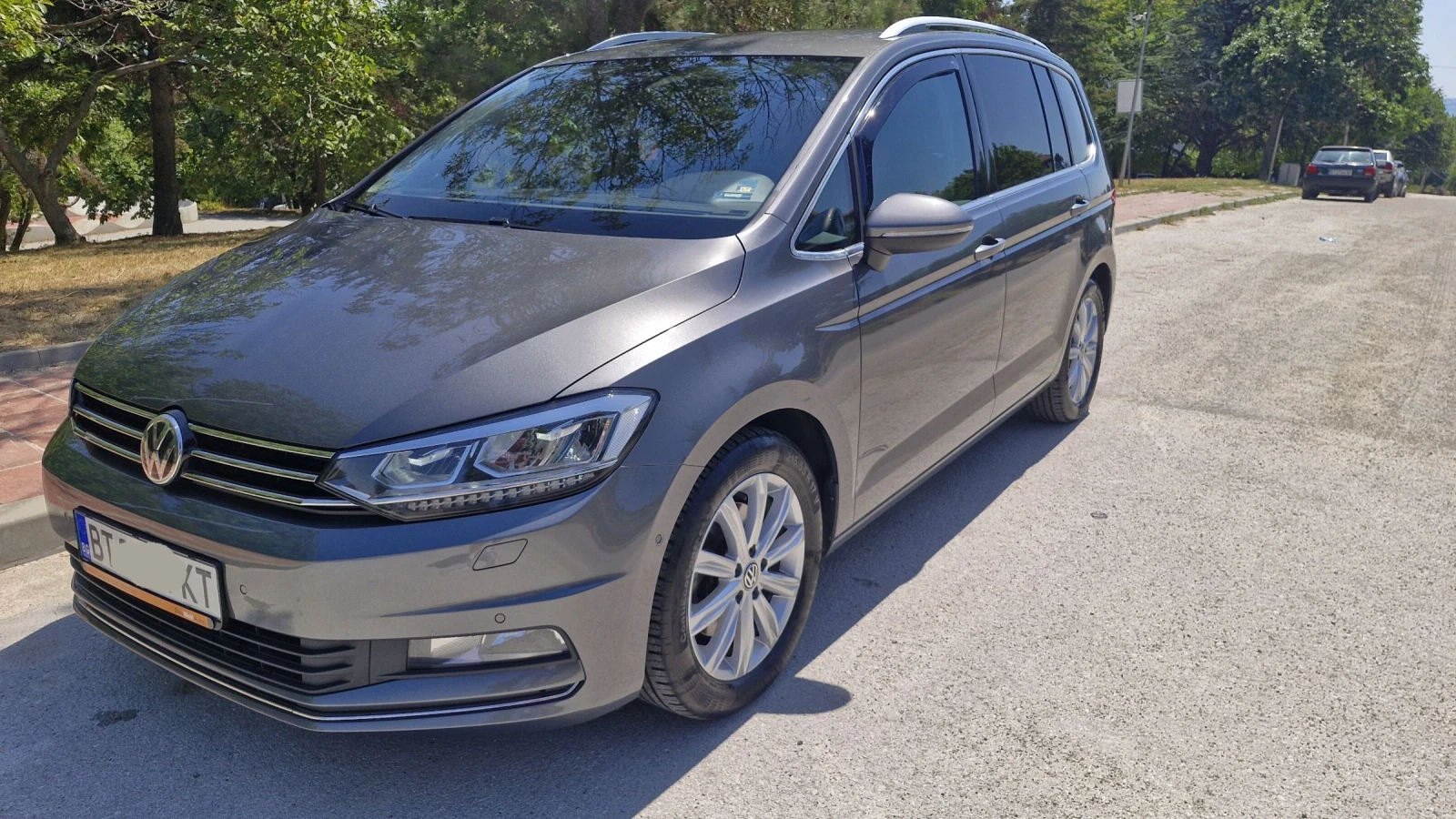 VW Touran  2.0 TDI DSG, 150 K.c. Highline - изображение 2