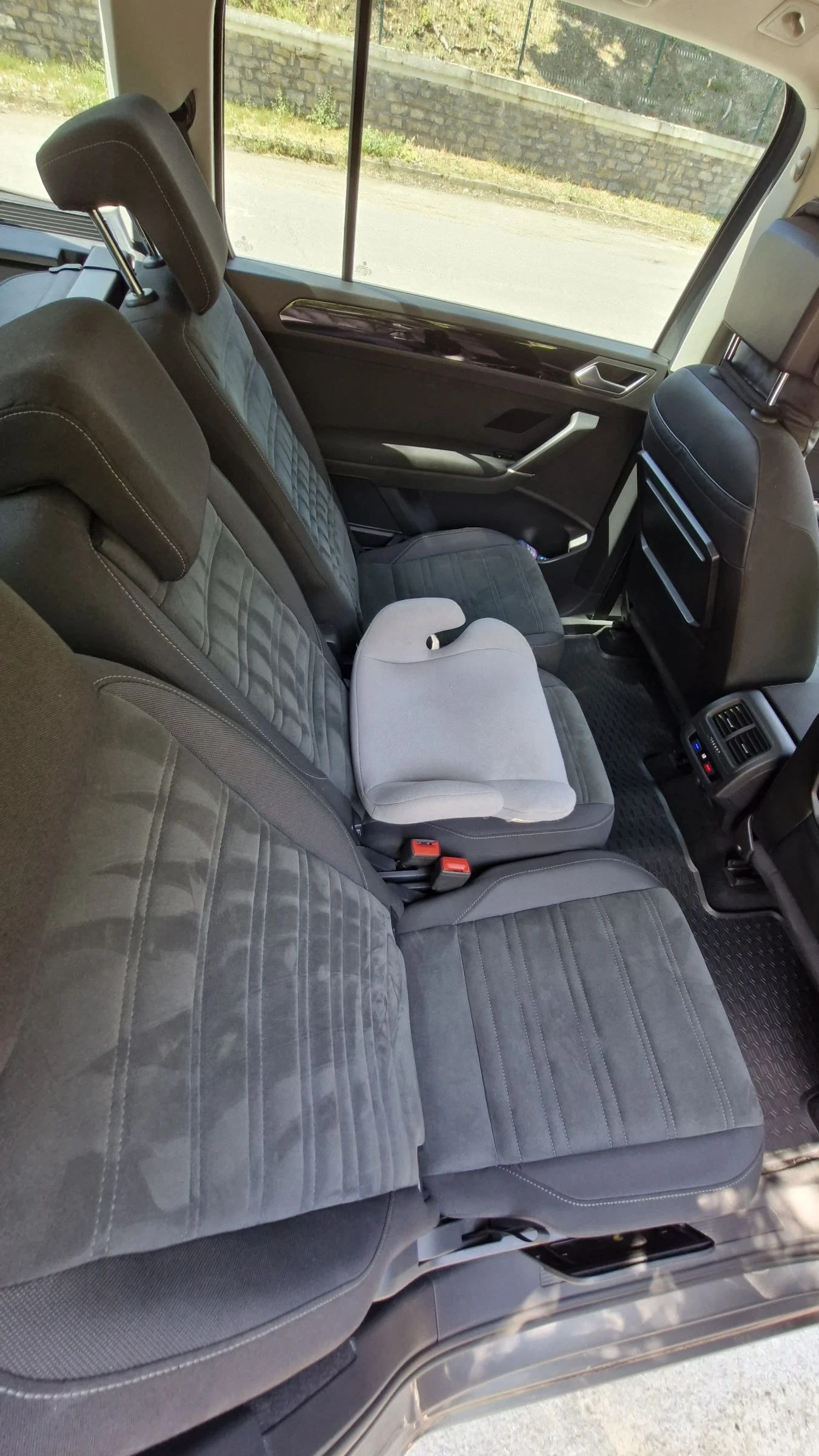 VW Touran  2.0 TDI DSG, 150 K.c. Highline - изображение 8
