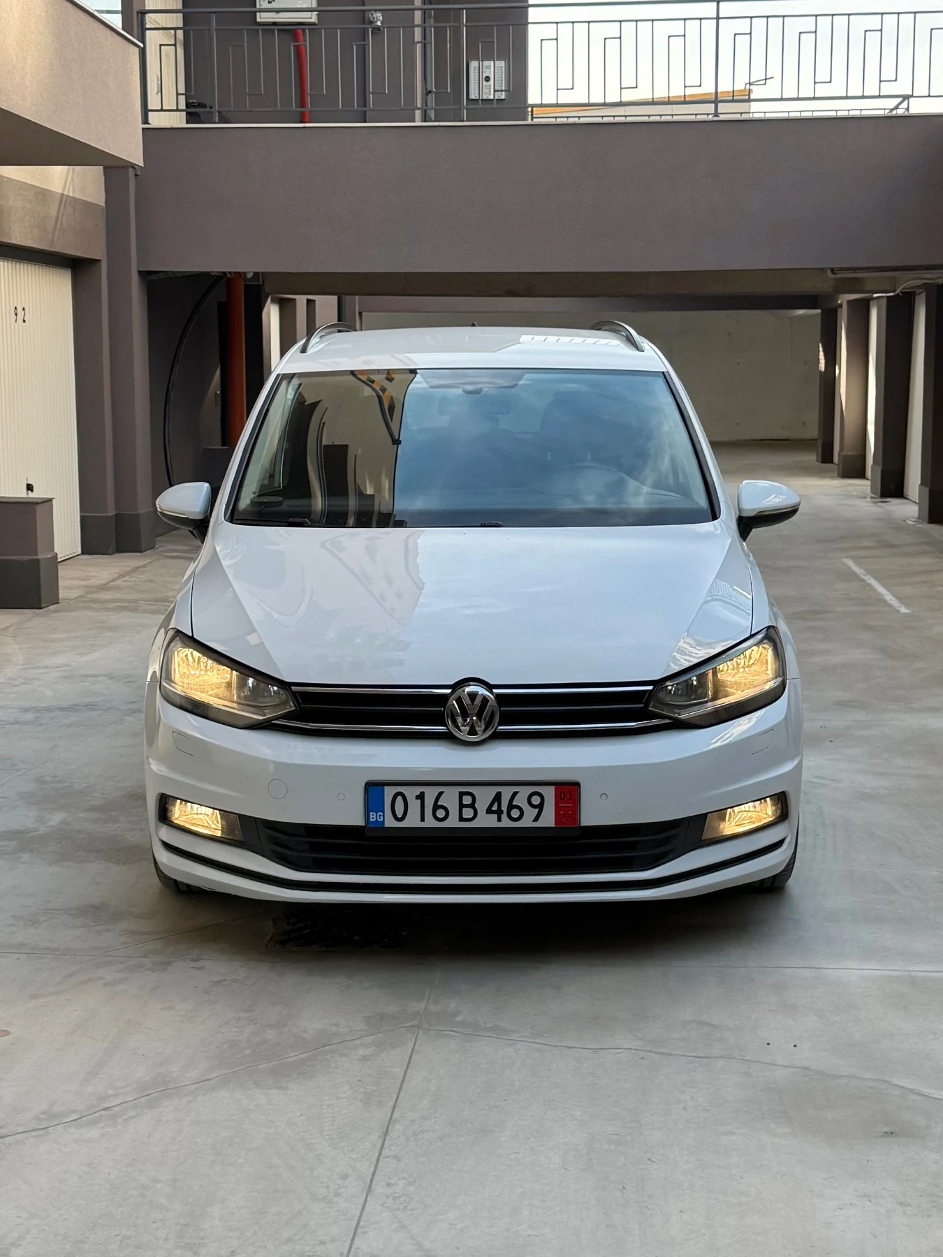 VW Touran 2.0TDi/DSG - изображение 2
