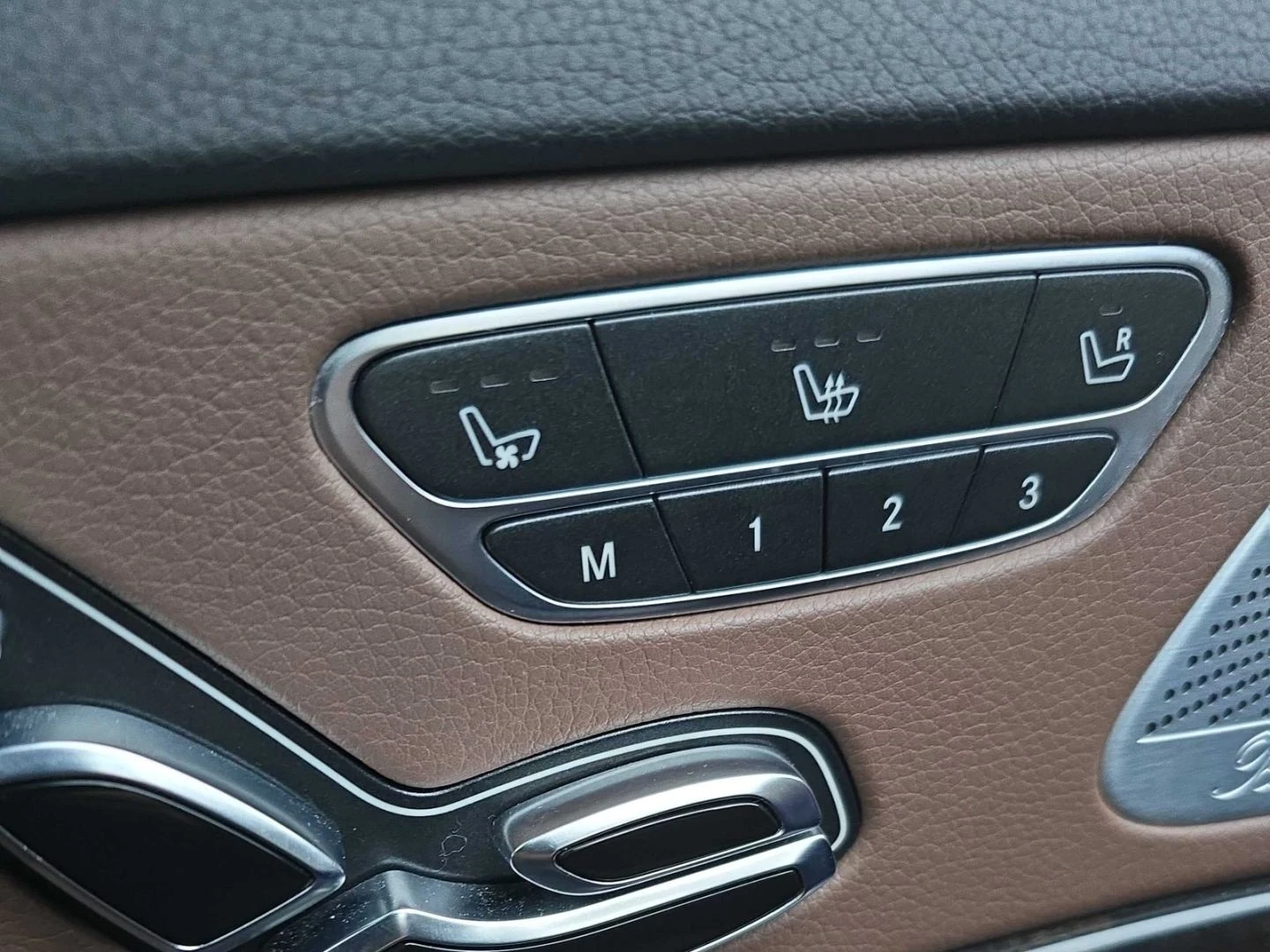 Mercedes-Benz S 550 AMG-pkg* HUD* Burmester* Soft-Close* Massage* Обду, снимка 12 - Автомобили и джипове - 53751905