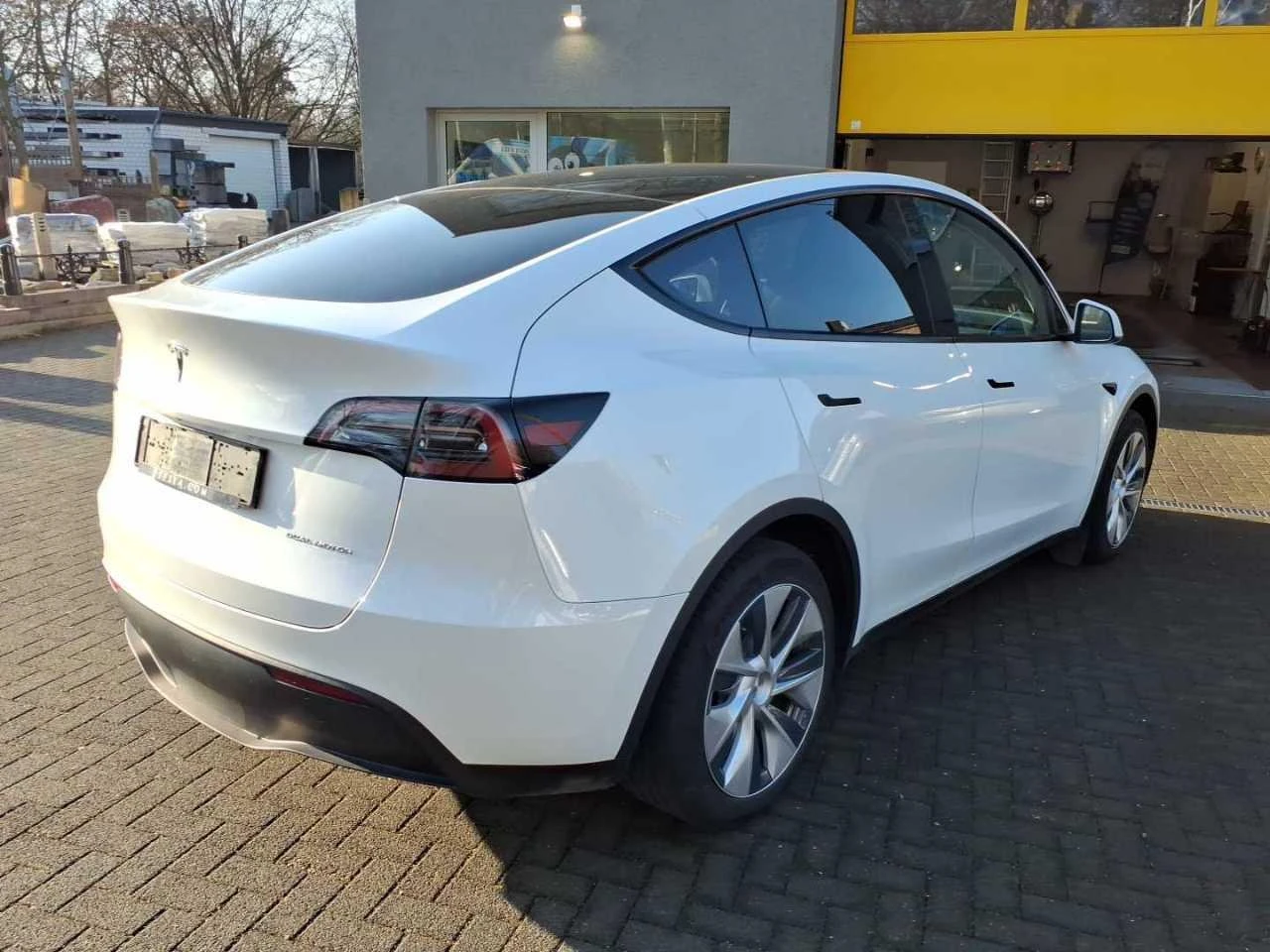 Tesla Model Y Long Range Dual Motor - очакван внос, снимка 2 - Автомобили и джипове - 54045621