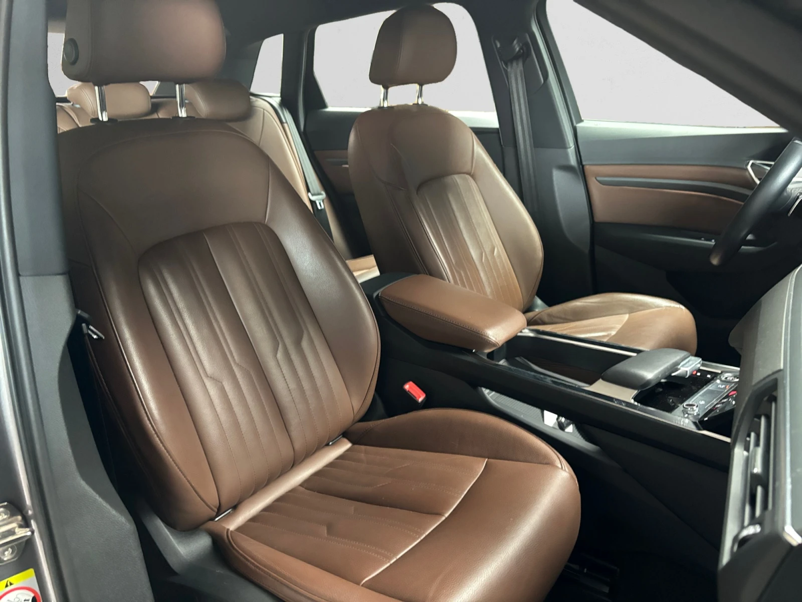 Audi E-Tron 55 Business, снимка 8 - Автомобили и джипове - 54146795