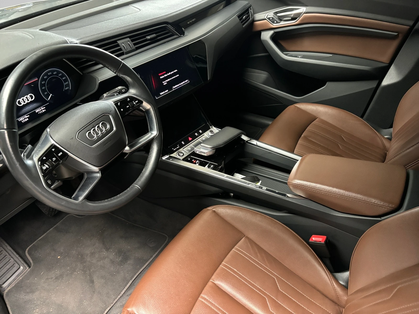 Audi E-Tron 55 Business, снимка 6 - Автомобили и джипове - 54146795