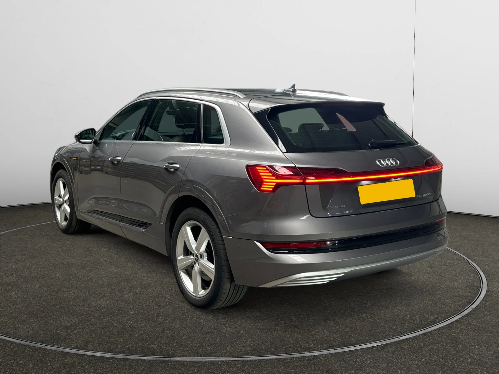 Audi E-Tron 55 Business, снимка 4 - Автомобили и джипове - 54146795