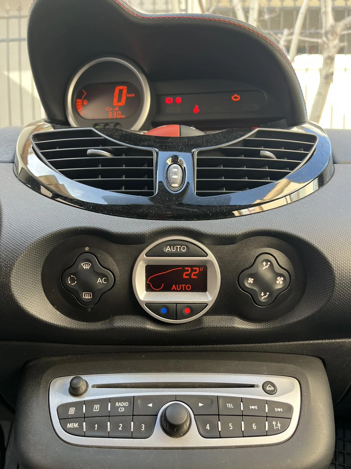 Renault Twingo, снимка 3 - Автомобили и джипове - 54243839