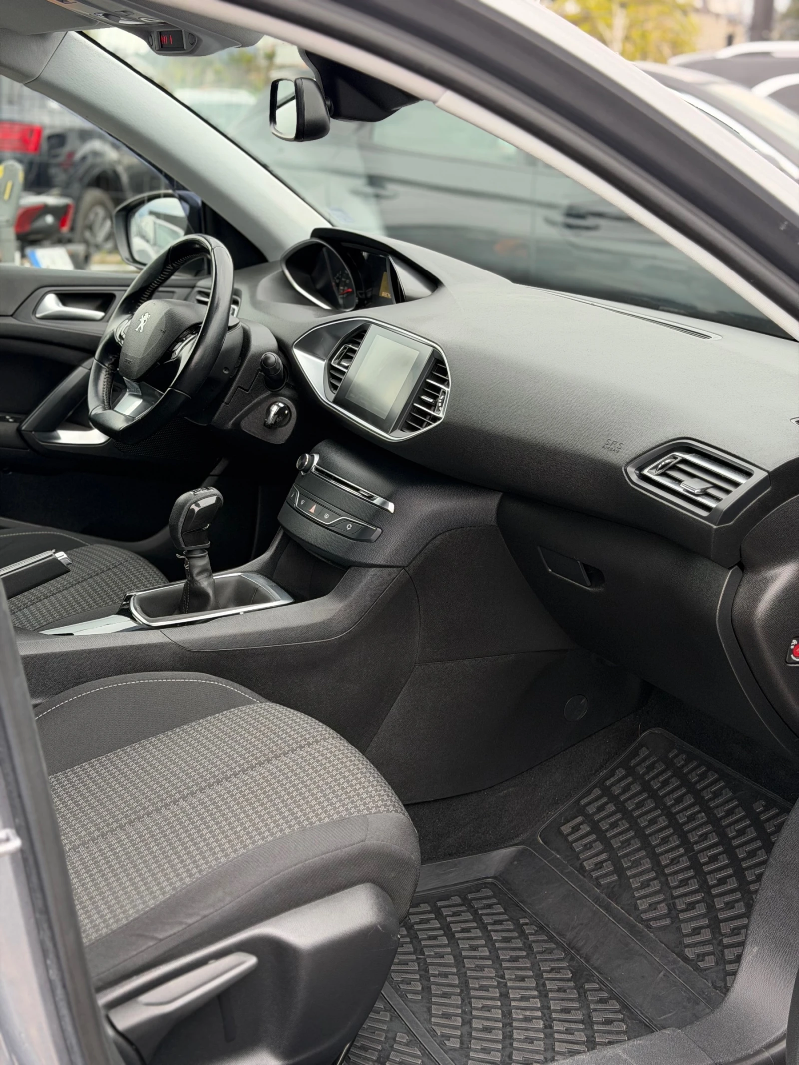 Peugeot 308 1.2i* CARPLAY* �����������* PARKTRONIC*  | Mobile.bg � ����������� 13