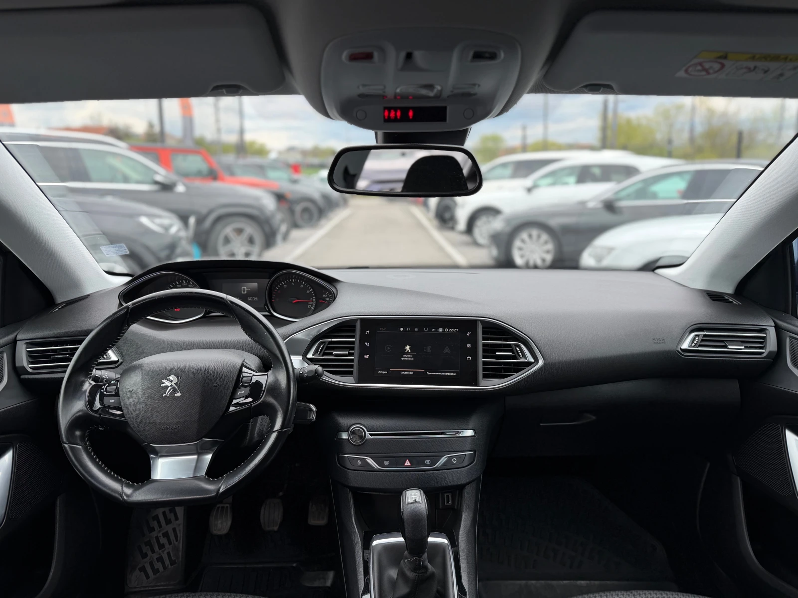 Peugeot 308 1.2i* CARPLAY* �����������* PARKTRONIC*  | Mobile.bg � ����������� 12