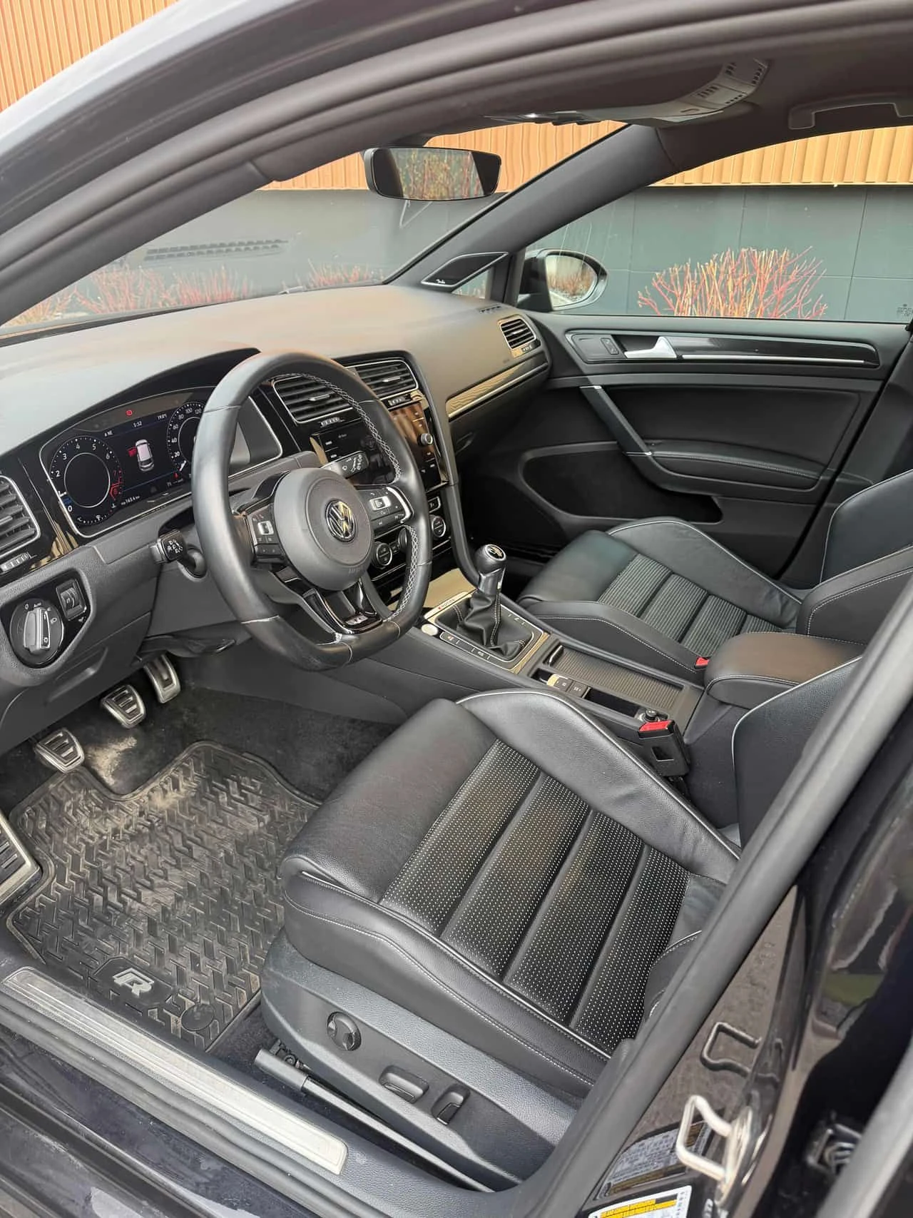 VW Golf R  Manual | CARFAX | LED | | PODGREV | , снимка 6 - Автомобили и джипове - 54507288