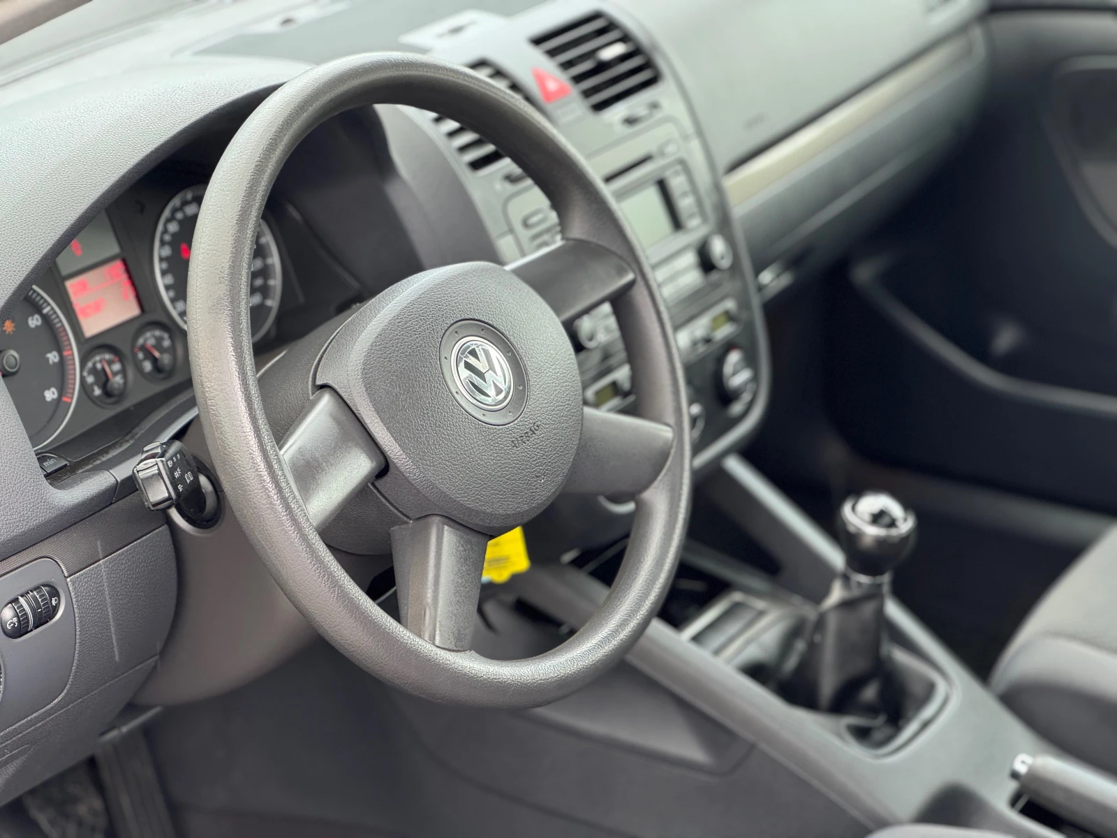 VW Golf 1.6i* 102кс* Германия* Климатик* , снимка 10 - Автомобили и джипове - 54642892