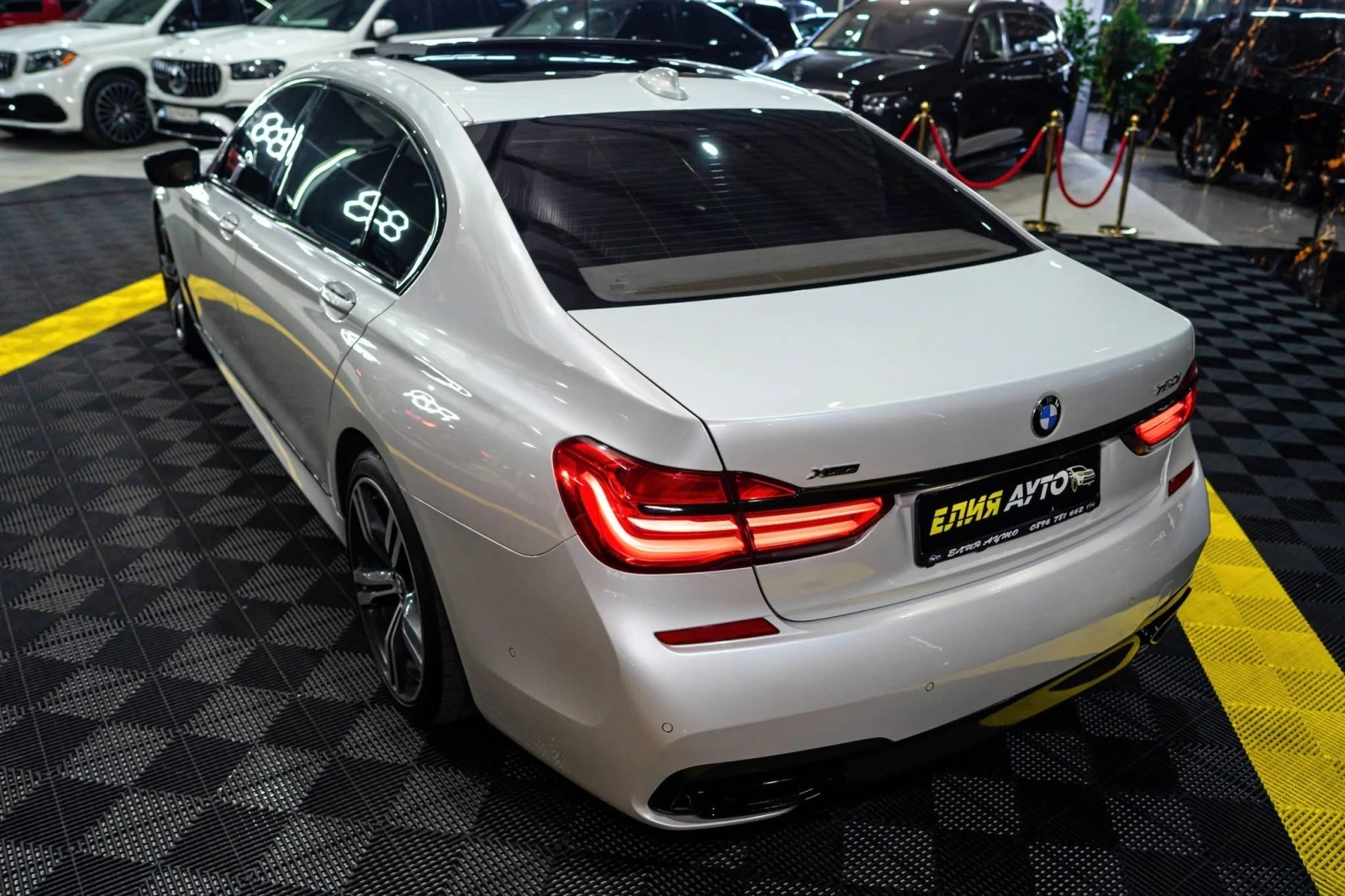 BMW 750 I LONG XDRIVE LED NAVI 360 B&W ЛИЗИНГ 100%, снимка 7 - Автомобили и джипове - 54705907