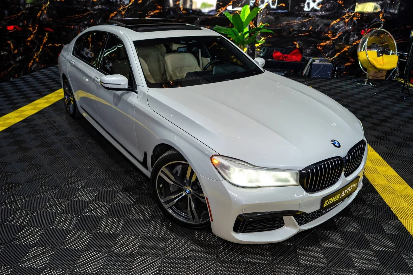 BMW 750 I LONG XDRIVE LED NAVI 360 B&W ЛИЗИНГ 100%, снимка 2 - Автомобили и джипове - 54705907
