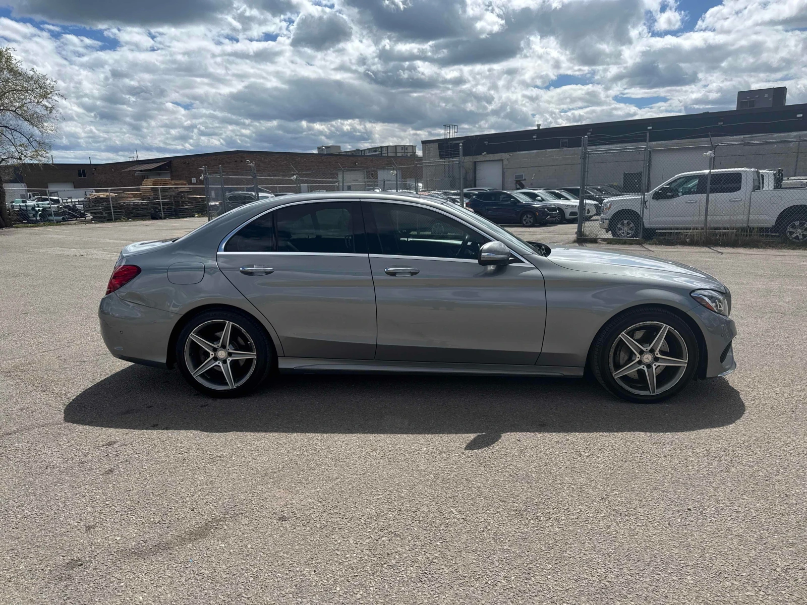 Mercedes-Benz C 400 AMG ПАКЕТ * ПАНОРАМА * BURMSTER * CARFAX * , снимка 2 - Автомобили и джипове - 54859364