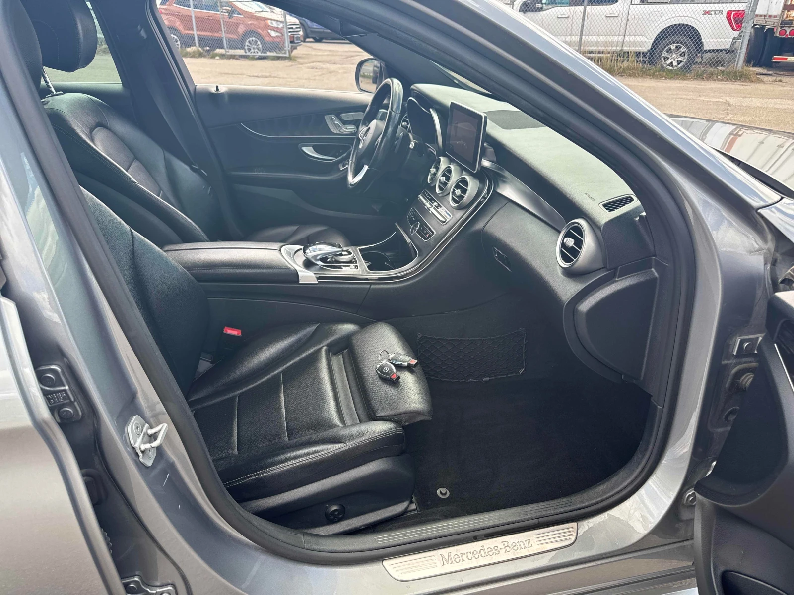 Mercedes-Benz C 400 AMG ПАКЕТ * ПАНОРАМА * BURMSTER * CARFAX * , снимка 9 - Автомобили и джипове - 54859364