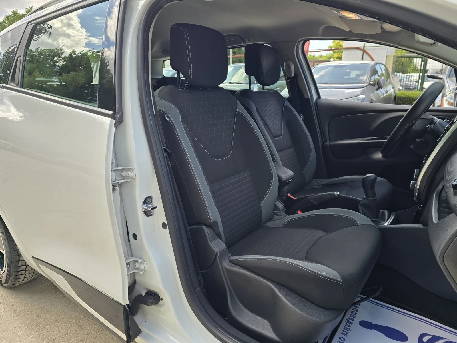 Renault Clio 1.5dci 90к.с Топ състояние , снимка 13 - Автомобили и джипове - 55234464