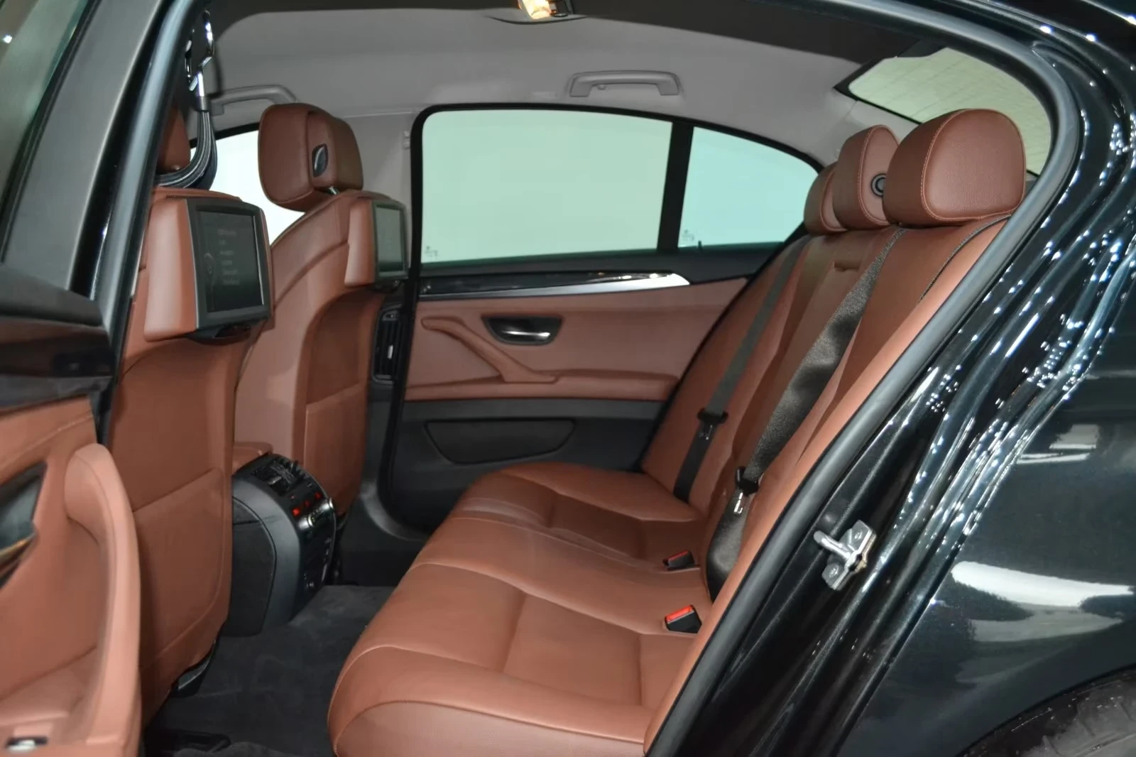 BMW 530 i Lim.* Deutsches Fzg.* Navi* TV* 20 Zoll* Leder* , снимка 8 - Автомобили и джипове - 55274426