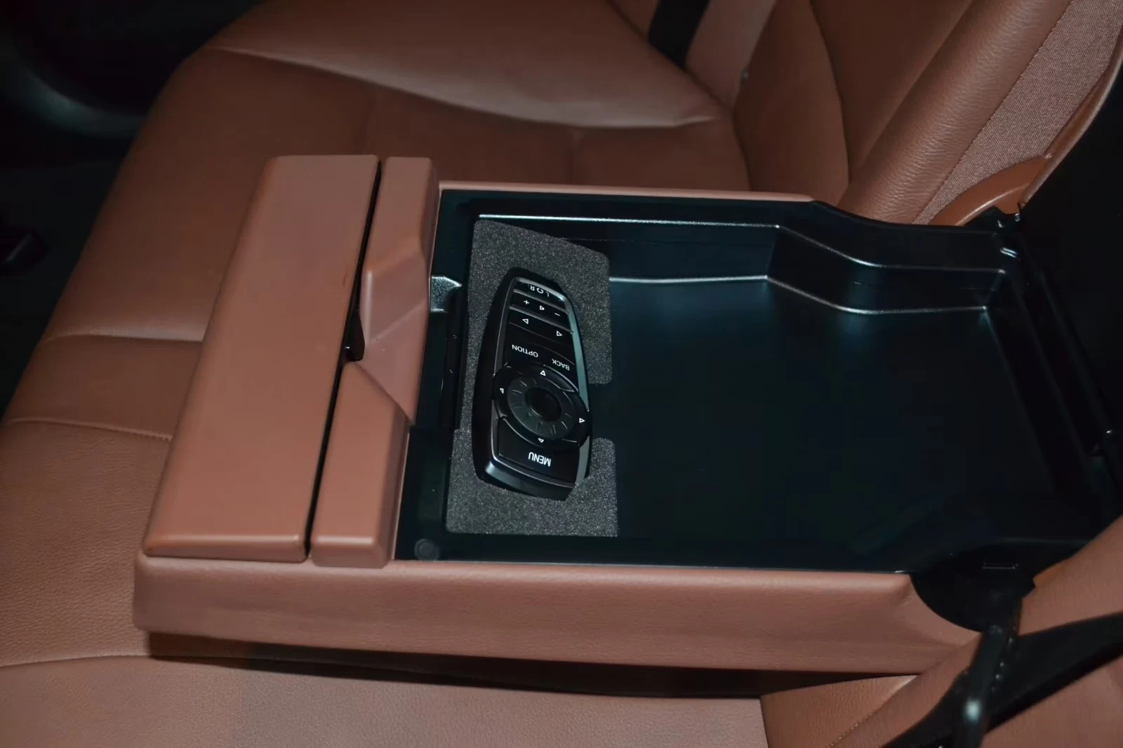 BMW 530 i Lim.* Deutsches Fzg.* Navi* TV* 20 Zoll* Leder* , снимка 14 - Автомобили и джипове - 55274426