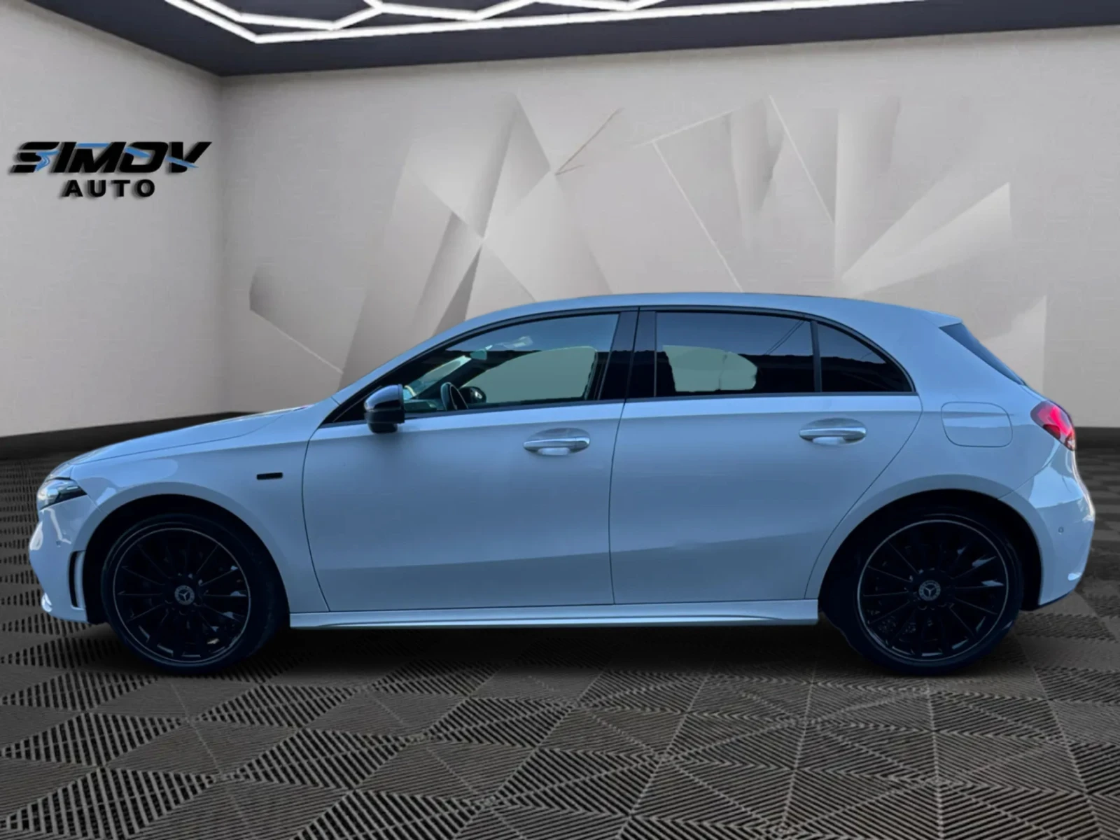 Mercedes-Benz A 250 E PLUG-IN AMG-PACKET KEYLESSGO КОЖА ПОДГРЕВ КАМЕРА, снимка 7 - Автомобили и джипове - 55555891