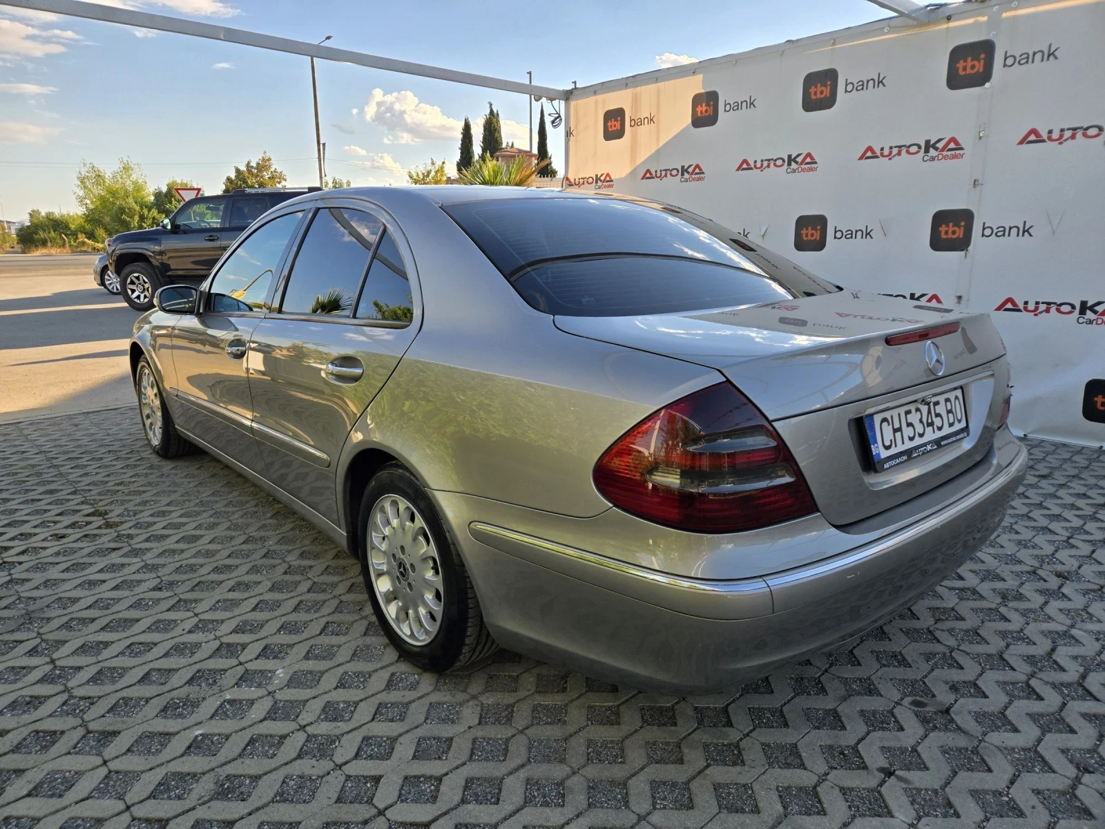 Mercedes-Benz E 220 2.2CDI-150кс= 646= АВТОМАТ= НАВИ= КАМЕРА= ПОДГРЕВ, снимка 5 - Автомобили и джипове - 55954867