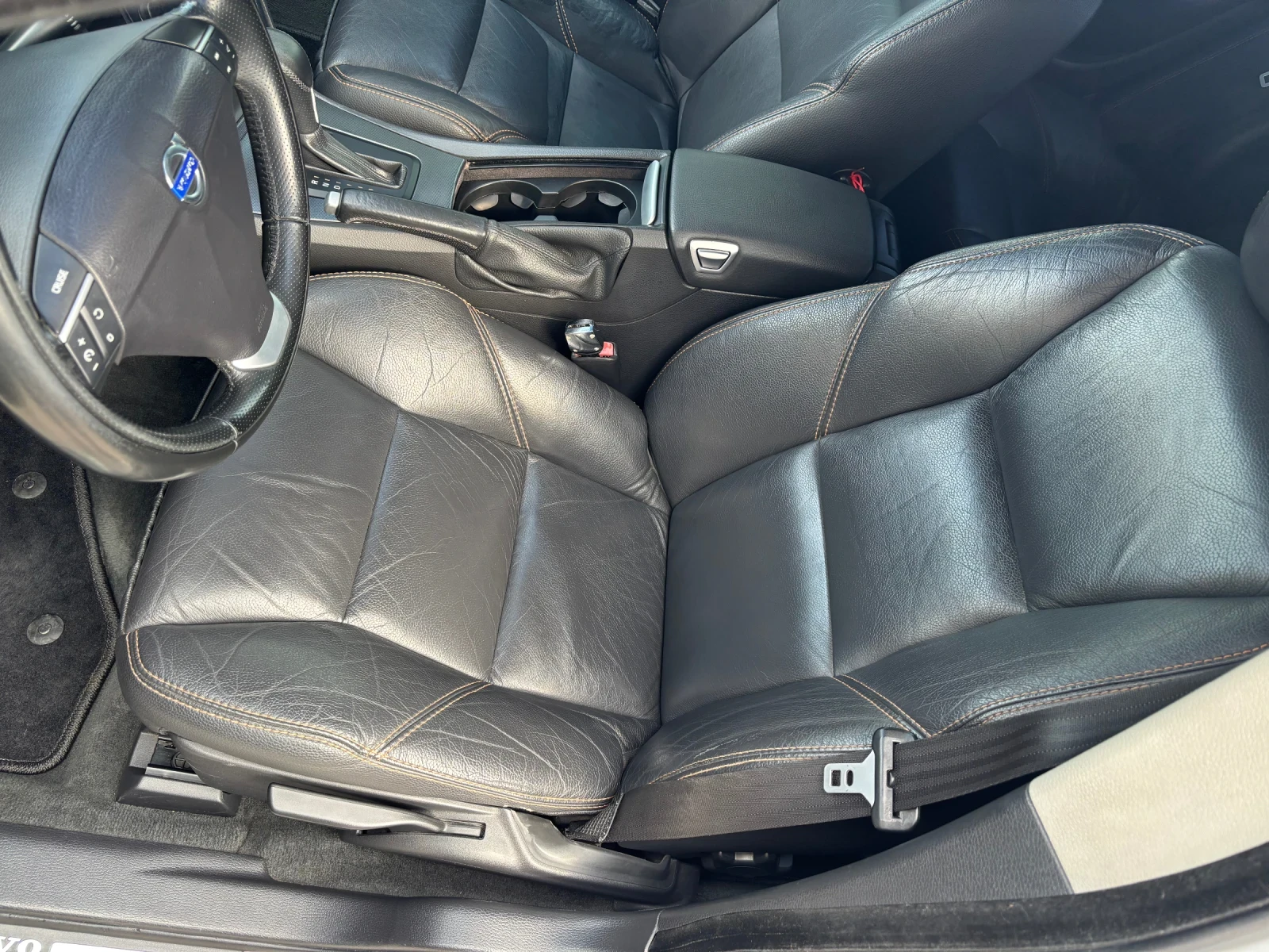 Volvo S60 2, 4i T5 АГУ, снимка 8 - Автомобили и джипове - 56076478