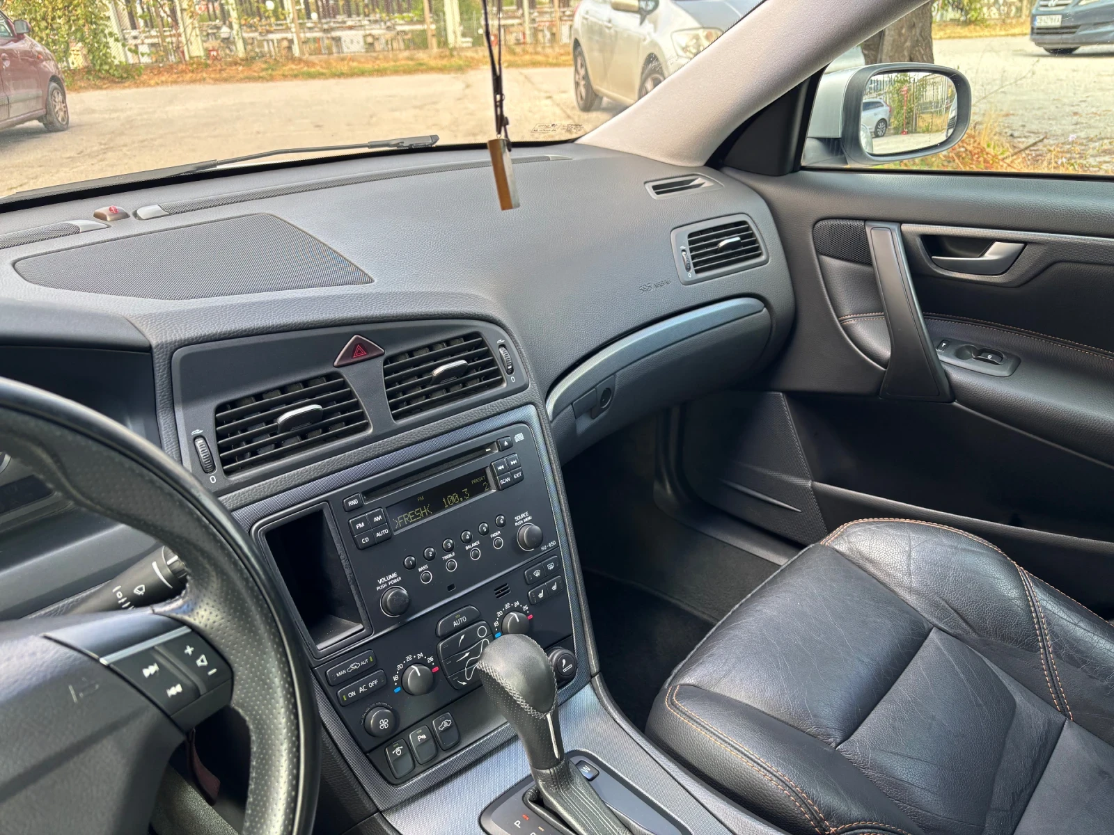 Volvo S60 2, 4i T5 АГУ, снимка 4 - Автомобили и джипове - 56076478
