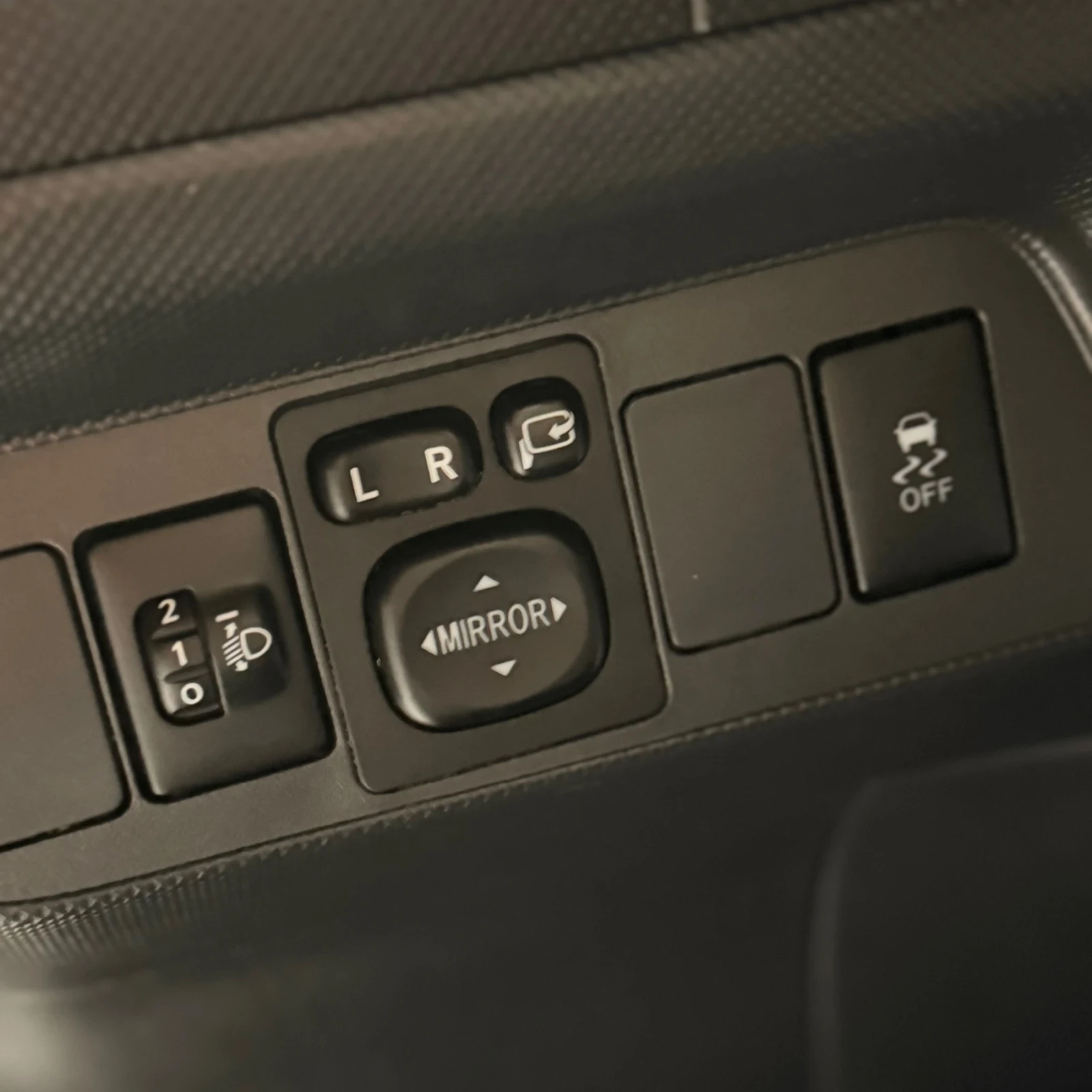 Toyota Auris 2.0-D4D-126�.�.;FACELIFT; ����������;Keyless-Go | Mobile.bg � ����������� 11
