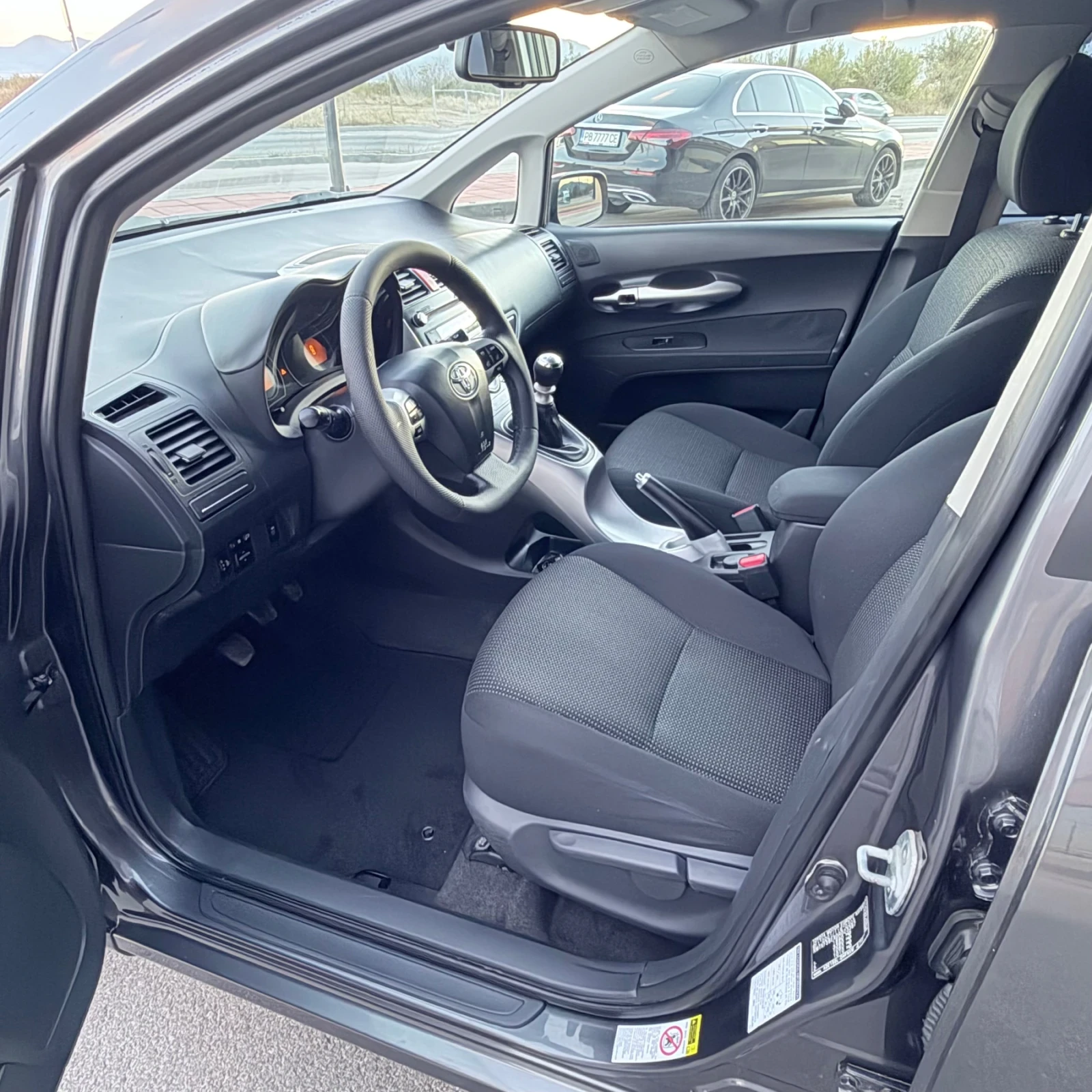 Toyota Auris 2.0-D4D-126�.�.;FACELIFT; ����������;Keyless-Go | Mobile.bg � ����������� 5