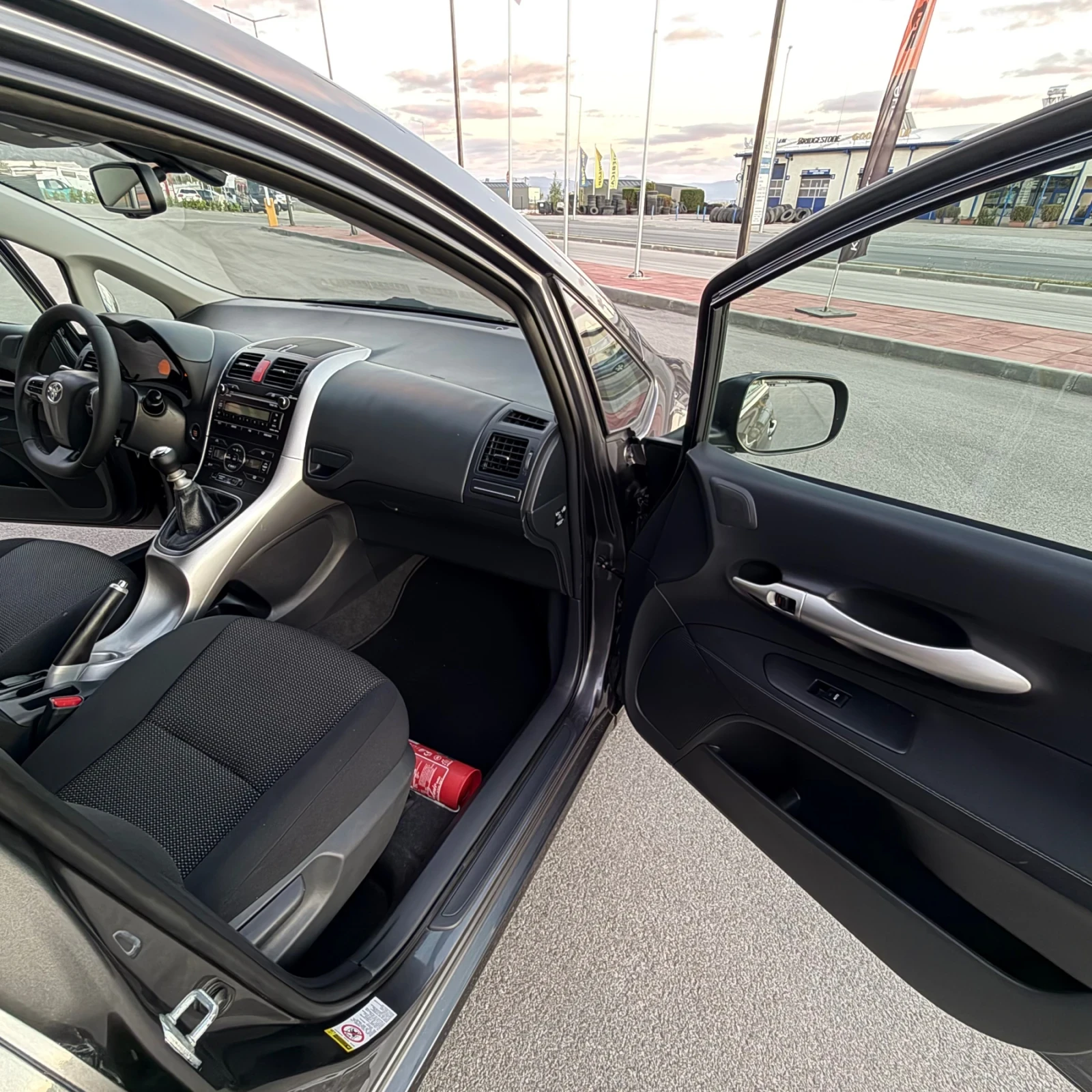 Toyota Auris 2.0-D4D-126�.�.;FACELIFT; ����������;Keyless-Go | Mobile.bg � ����������� 13