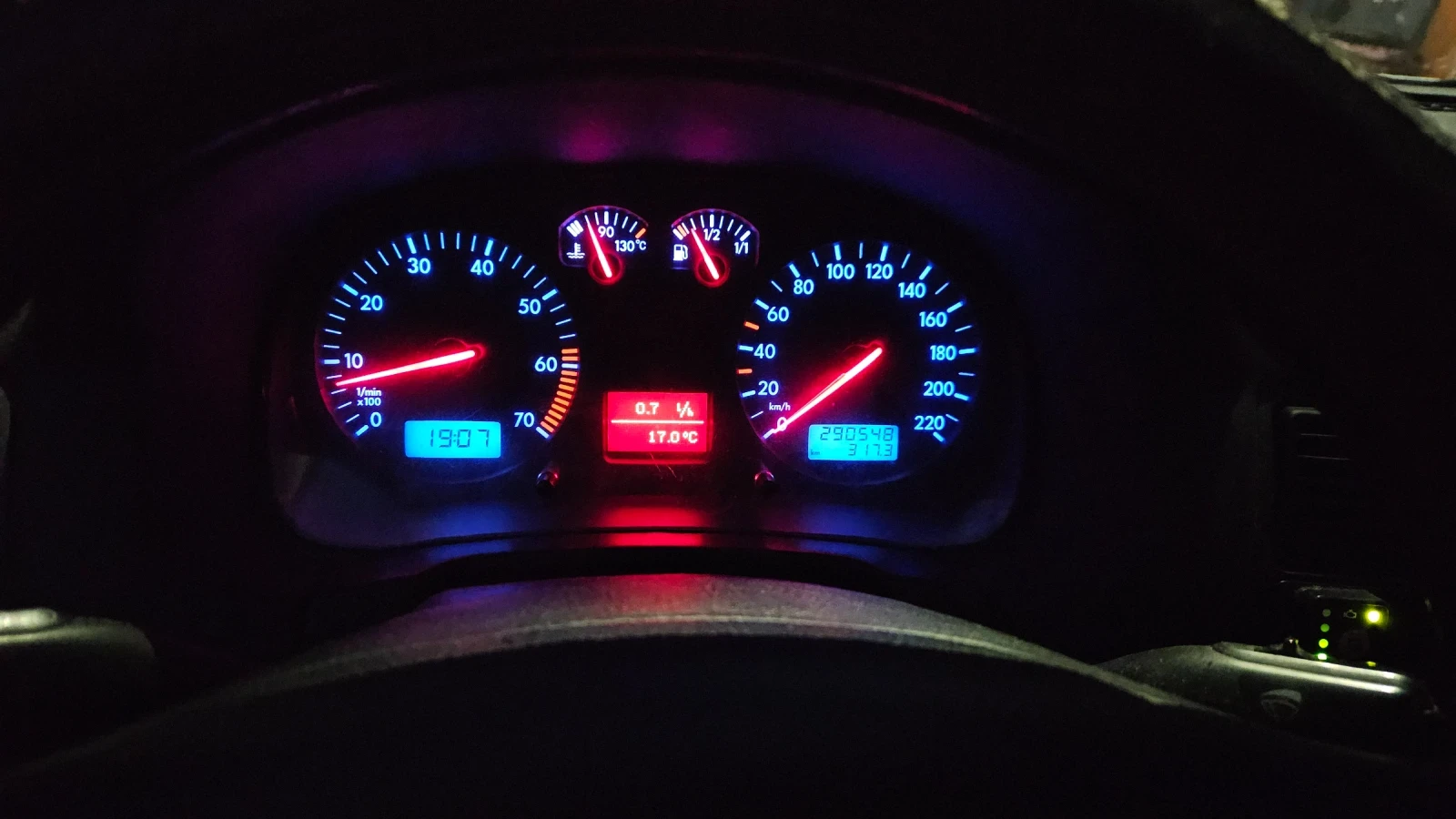 VW Golf 1.4 LPG, снимка 9 - Автомобили и джипове - 56646383