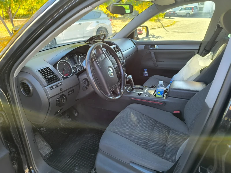 VW Touareg, снимка 6 - Автомобили и джипове - 48456871