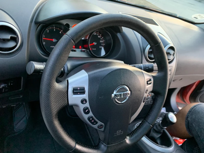 Nissan Qashqai 2.0 DCI, снимка 8 - Автомобили и джипове - 51647080