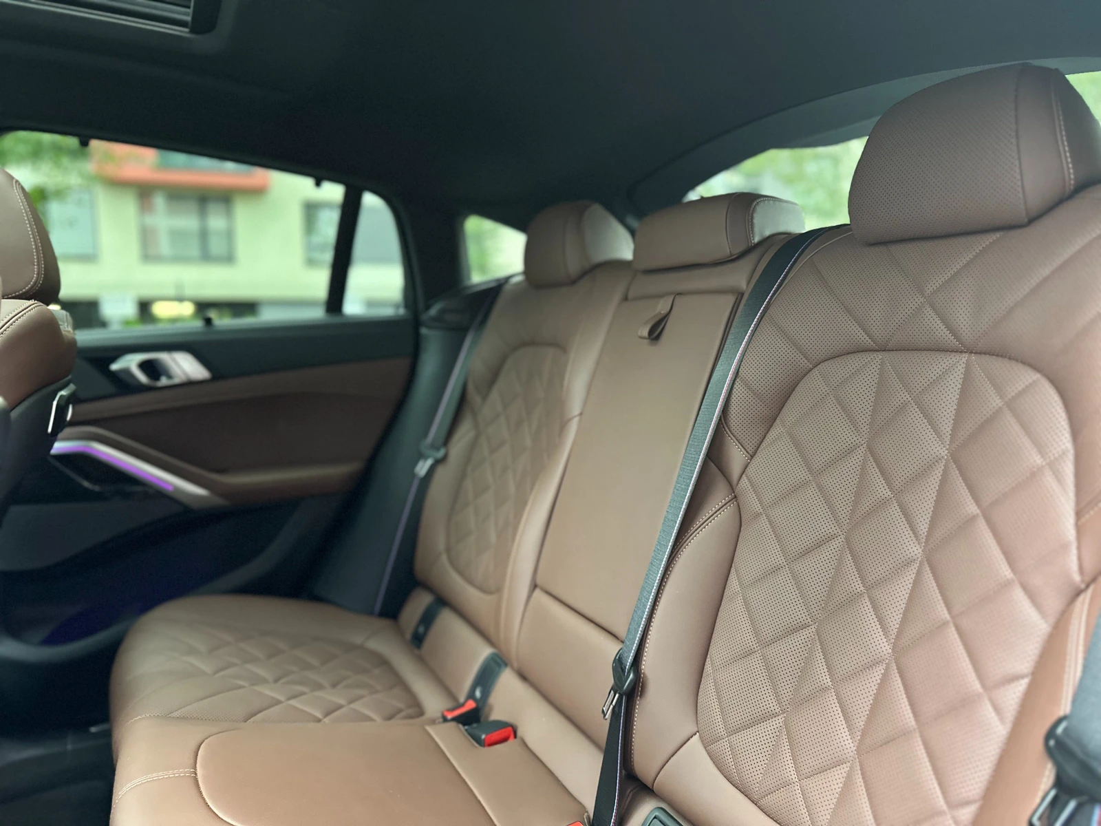 BMW X6 M60I * XDRIVE * DISTRONIC * 360 * AMBIENT * LASER  - изображение 8