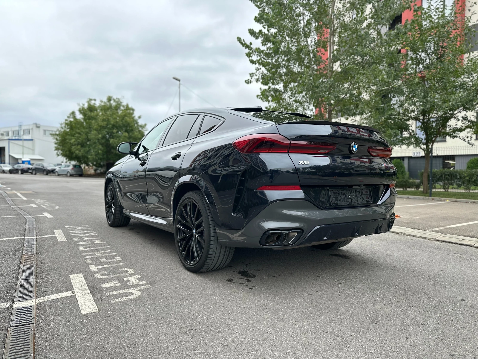 BMW X6 M60I * XDRIVE * DISTRONIC * 360 * AMBIENT * LASER  - изображение 6
