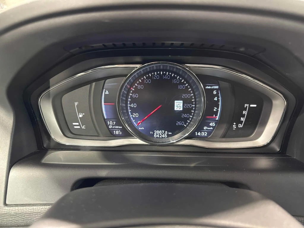 Volvo XC60 * T5 Special Edition Premier * CARFAX * БЕЗ ПЪРВОН - изображение 8