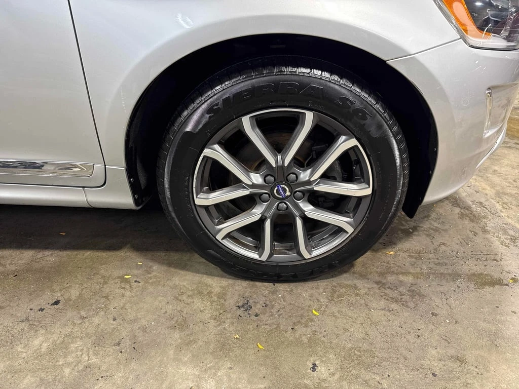 Volvo XC60 * T5 Special Edition Premier * CARFAX * БЕЗ ПЪРВОН - изображение 7