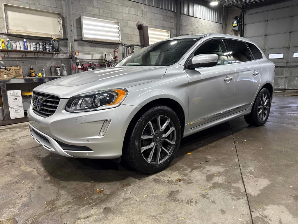 Volvo XC60 * T5 Special Edition Premier * CARFAX * БЕЗ ПЪРВОН - изображение 2
