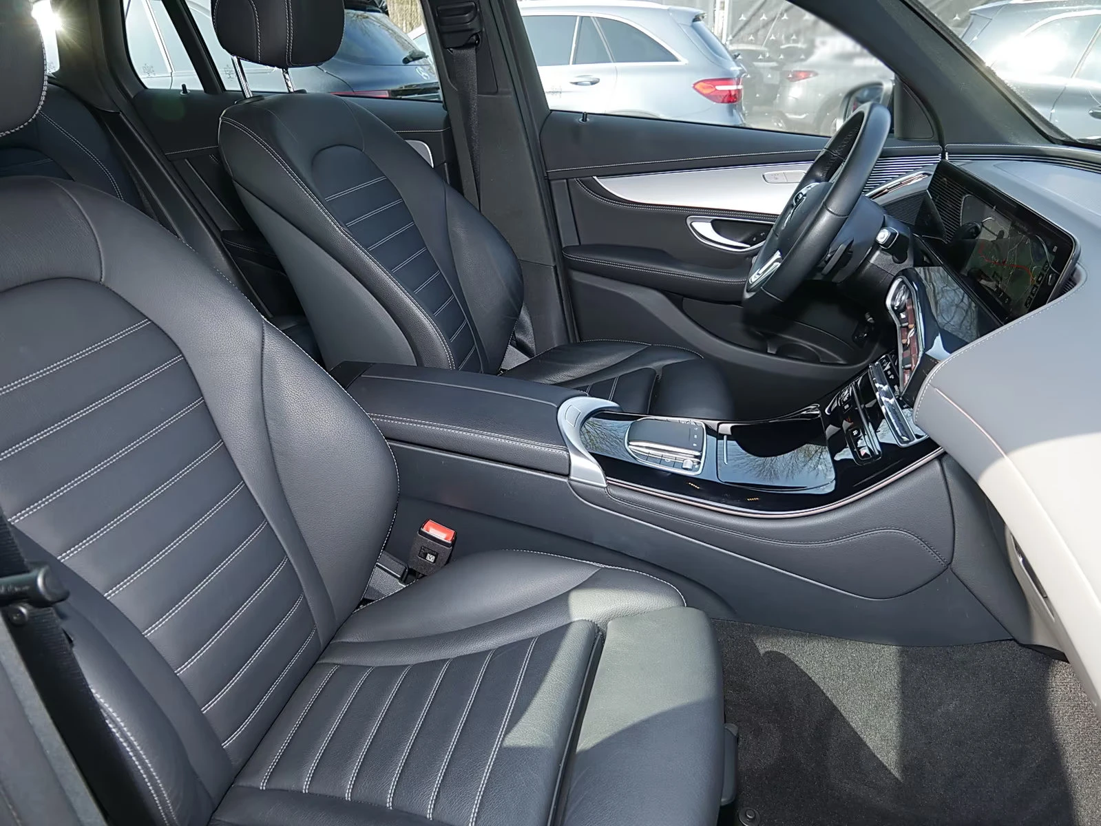 Mercedes-Benz EQC 400/ELECTRIC-ART/408HP/4MATIC/CAM/LED/H.PUMP/979g, снимка 9 - Автомобили и джипове - 53972436