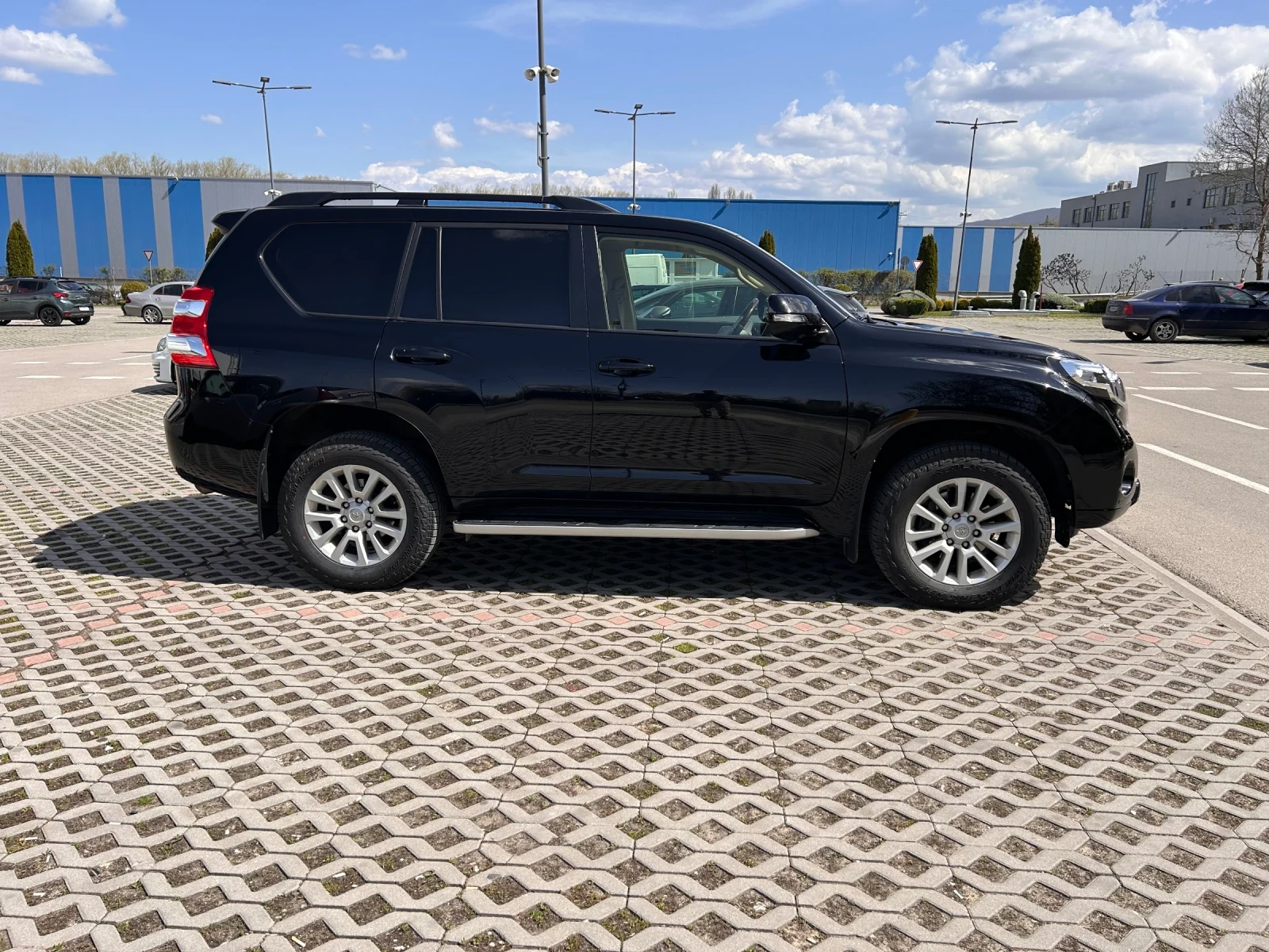 Toyota Land cruiser Premium Luxury, снимка 3 - Автомобили и джипове - 54228268