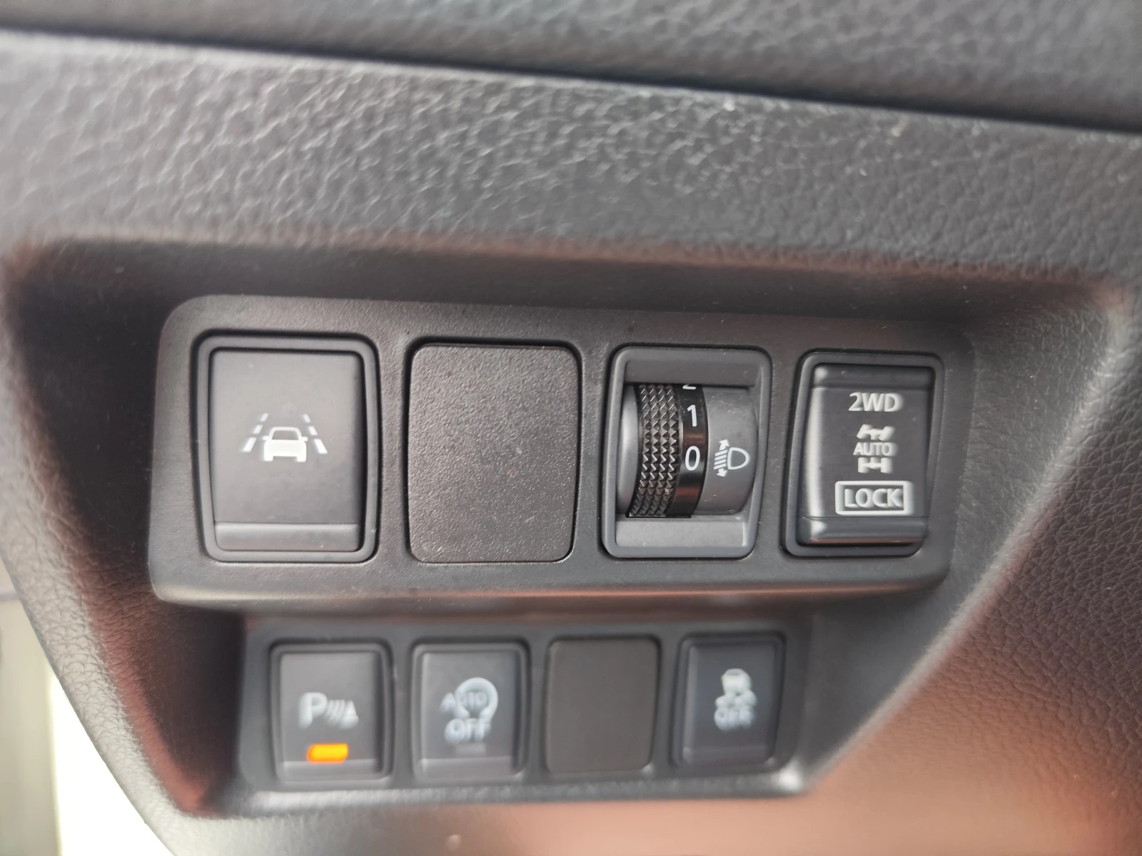 Nissan Qashqai 1.6DCi* 4X4* EURO6B* LED* CAMERA 360* , снимка 9 - Автомобили и джипове - 54644771