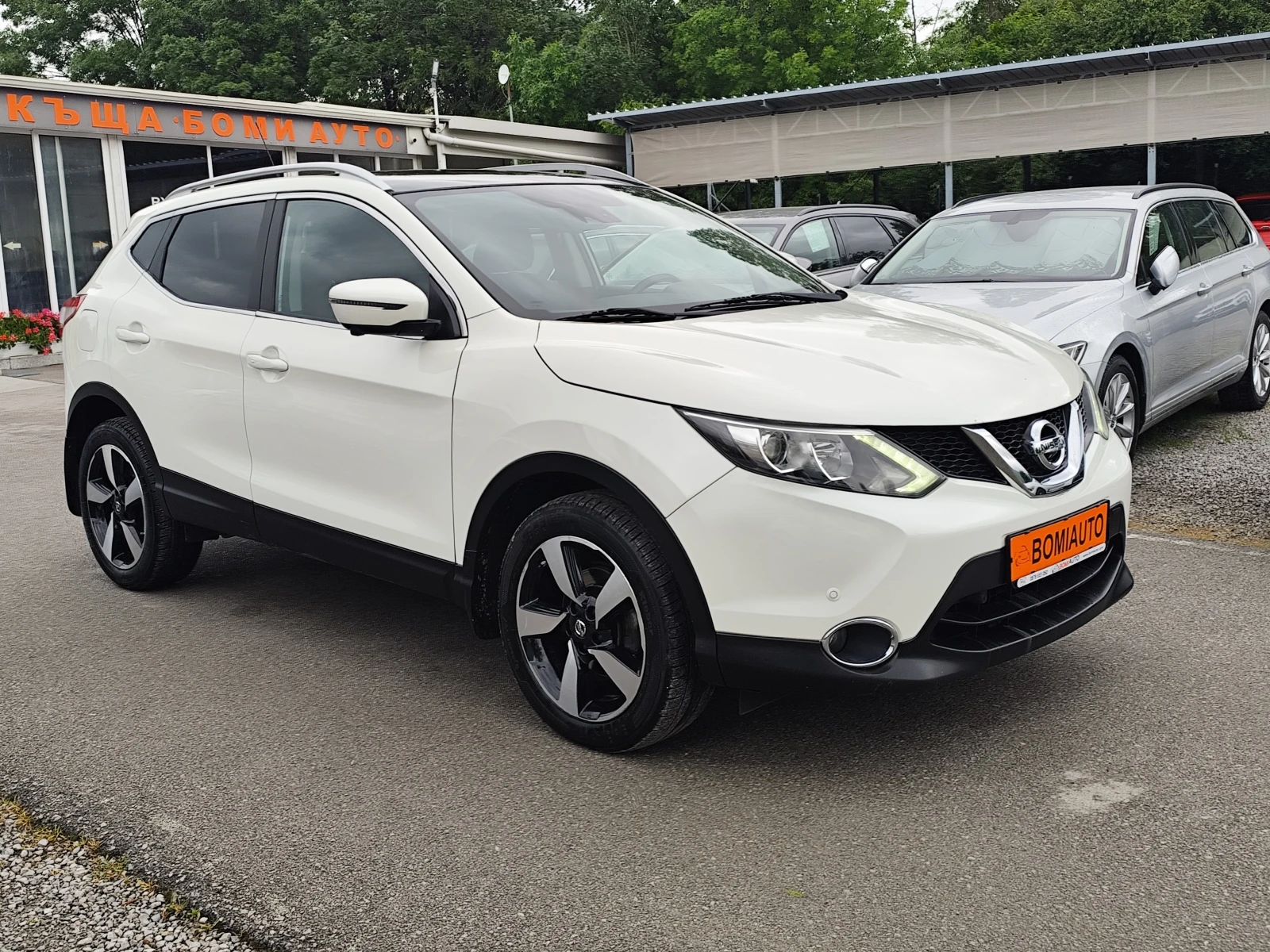 Nissan Qashqai 1.6DCi* 4X4* EURO6B* LED* CAMERA 360* , снимка 3 - Автомобили и джипове - 54644771