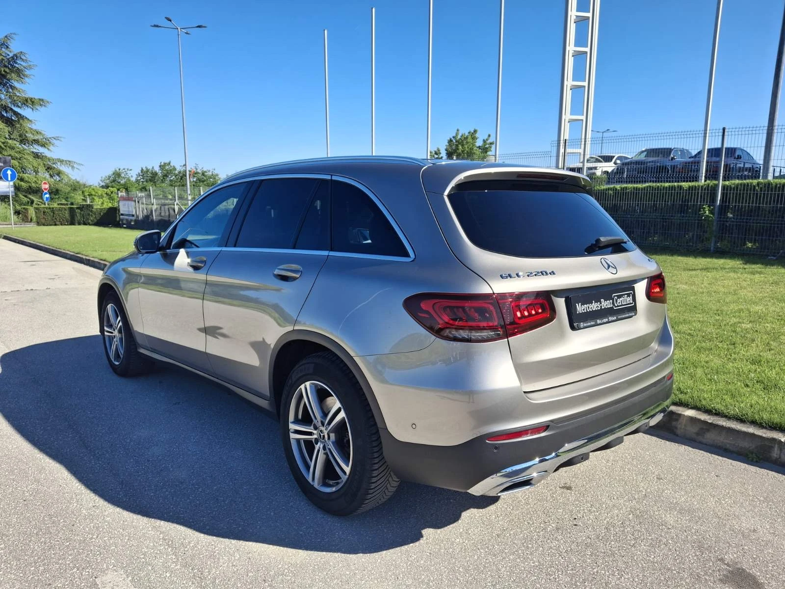 Mercedes-Benz GLC 220 d 4MATIC, снимка 8 - Автомобили и джипове - 54681621