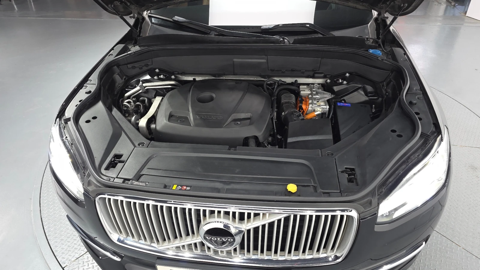 Volvo Xc90 T8 Inscription Hybrid, снимка 3 - Автомобили и джипове - 54693531