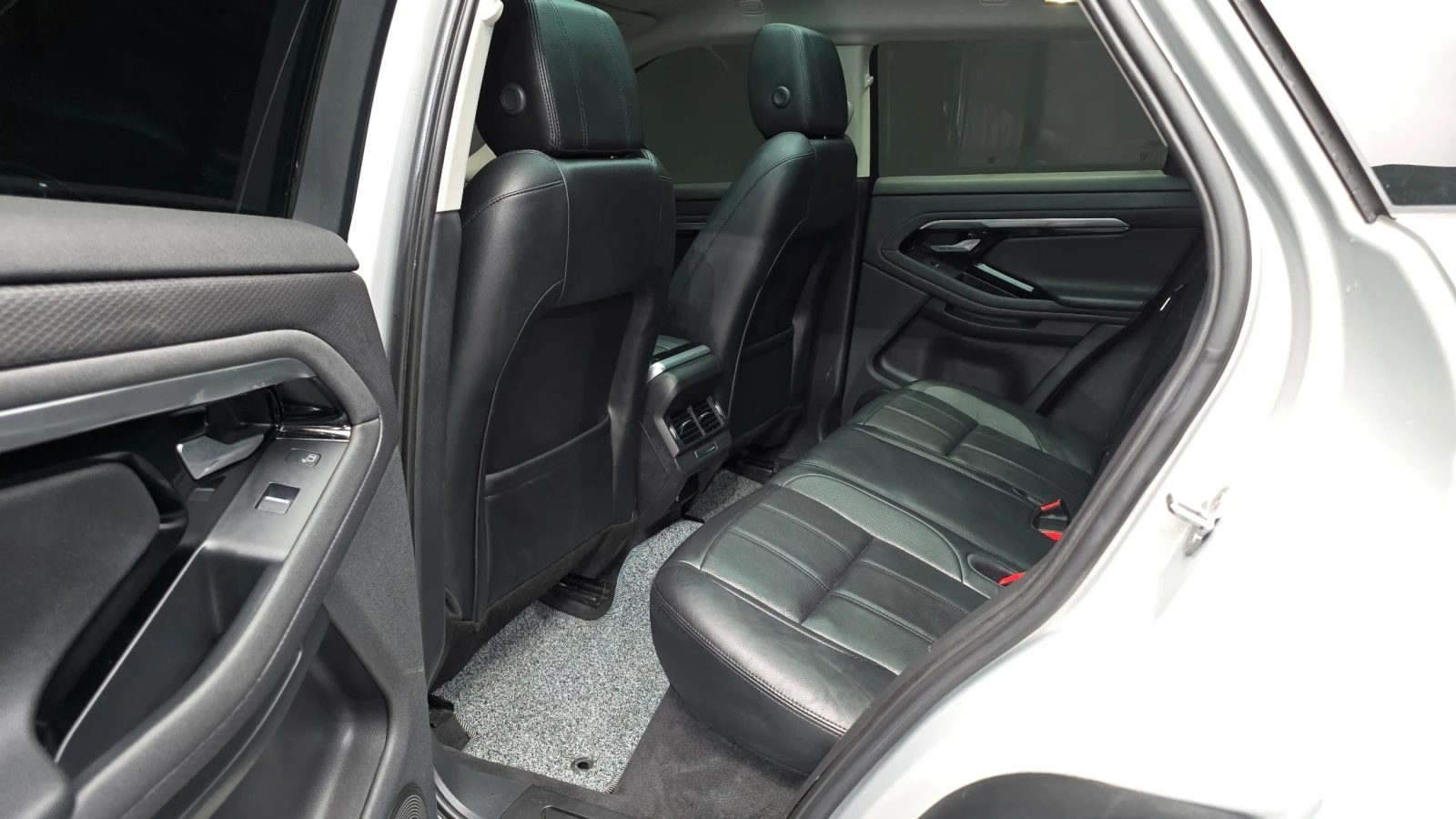 Land Rover Range Rover Evoque D150 S, снимка 11 - Автомобили и джипове - 55810384