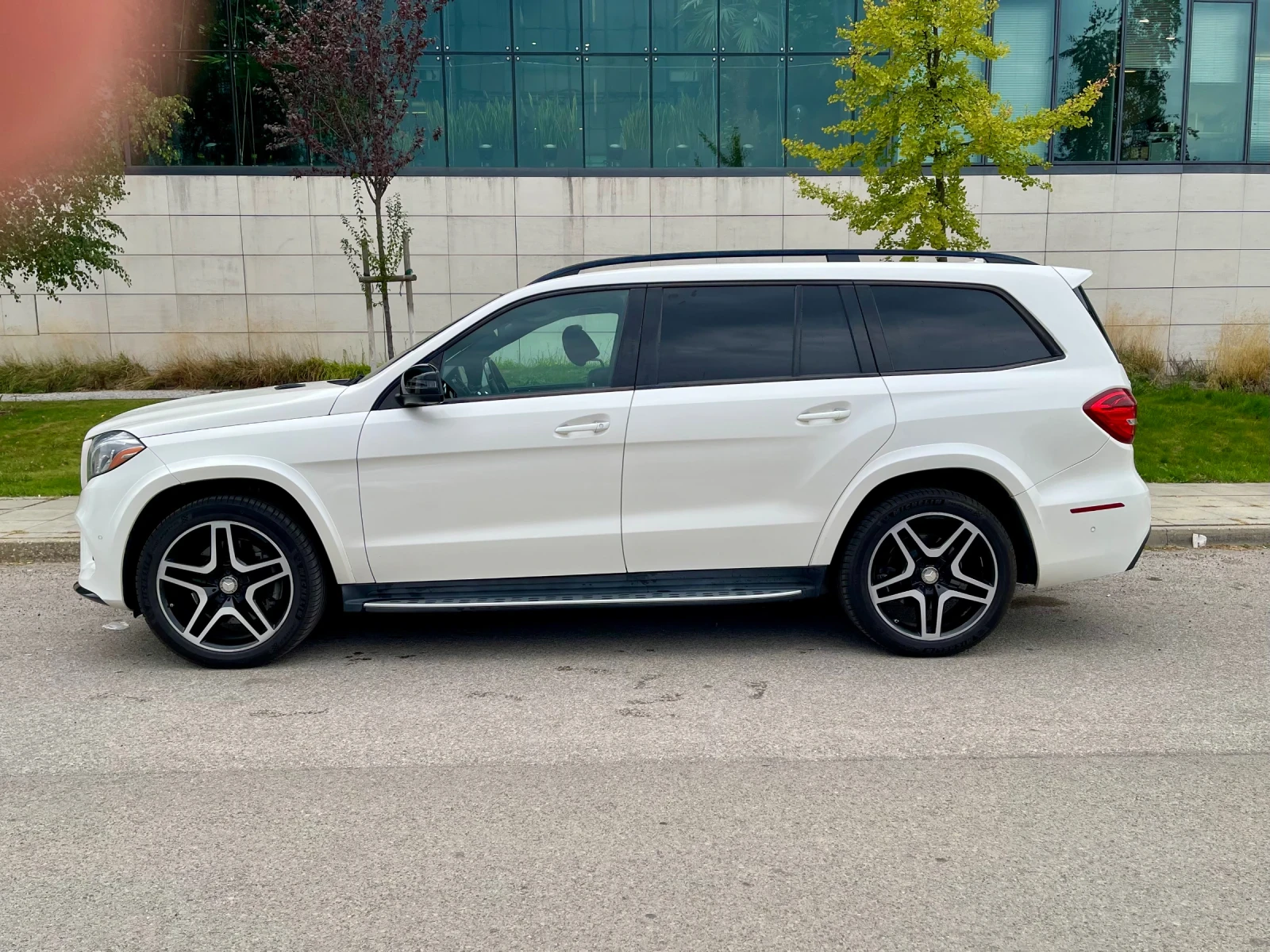 Mercedes-Benz GLS 500 Night package - AMG/7мест/DISTR/360CAM/МАСАЖ, снимка 6 - Автомобили и джипове - 56166209