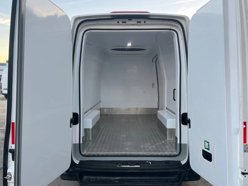 VW Crafter 2.0TDI ХЛАДИЛЕН , KERSTNER , EURO6 , снимка 13 - Бусове и автобуси - 47523733