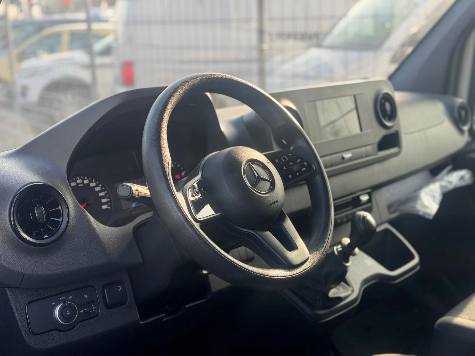 Mercedes-Benz Sprinter W907 - 317 Фургон - изображение 5