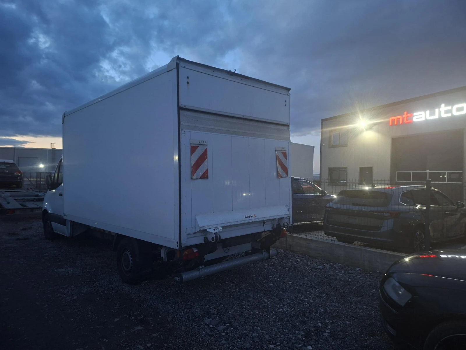 Mercedes-Benz Sprinter W907 - 317 Фургон - изображение 3